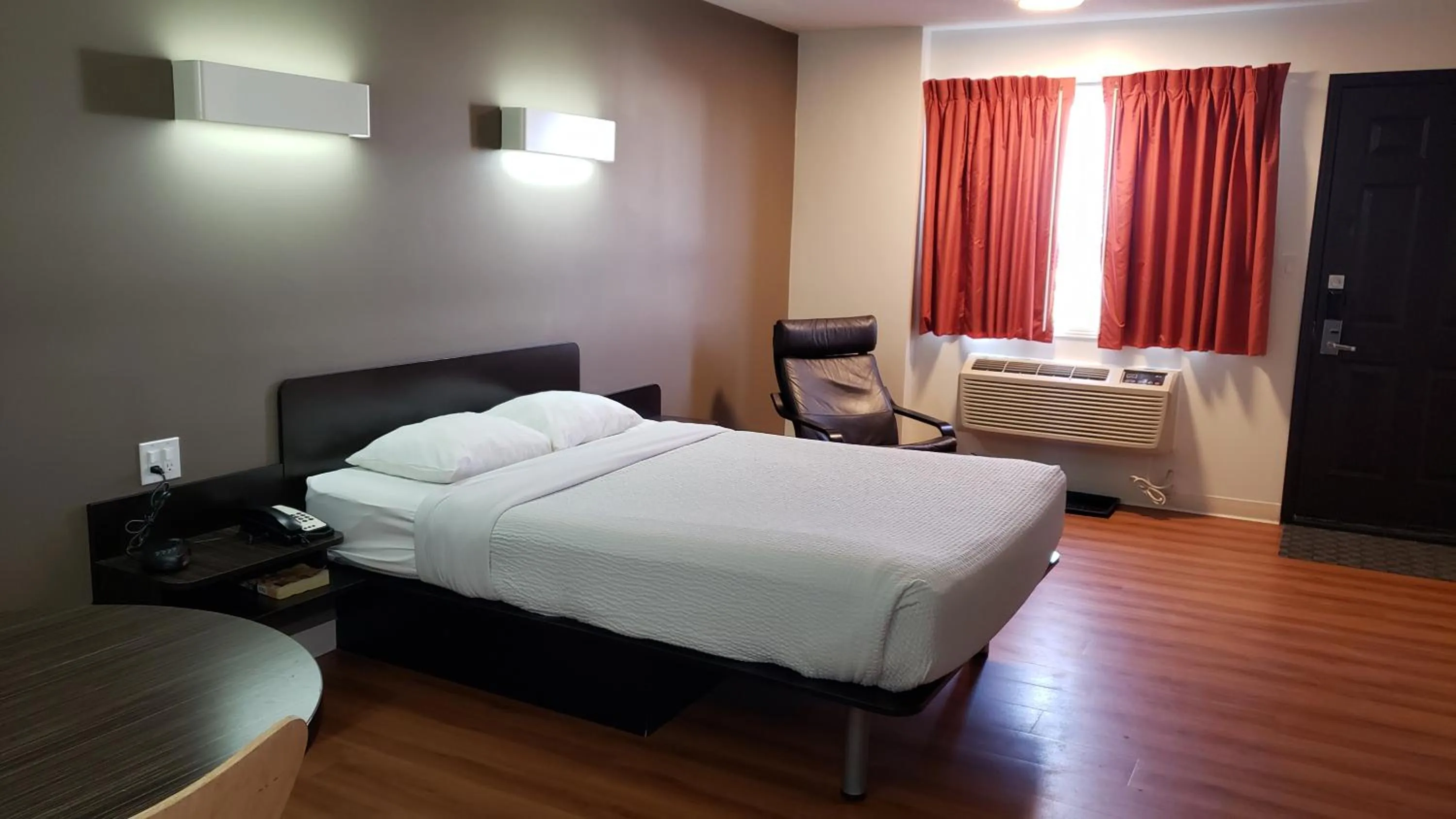 Bed in Joys Inn Innisfail, AB