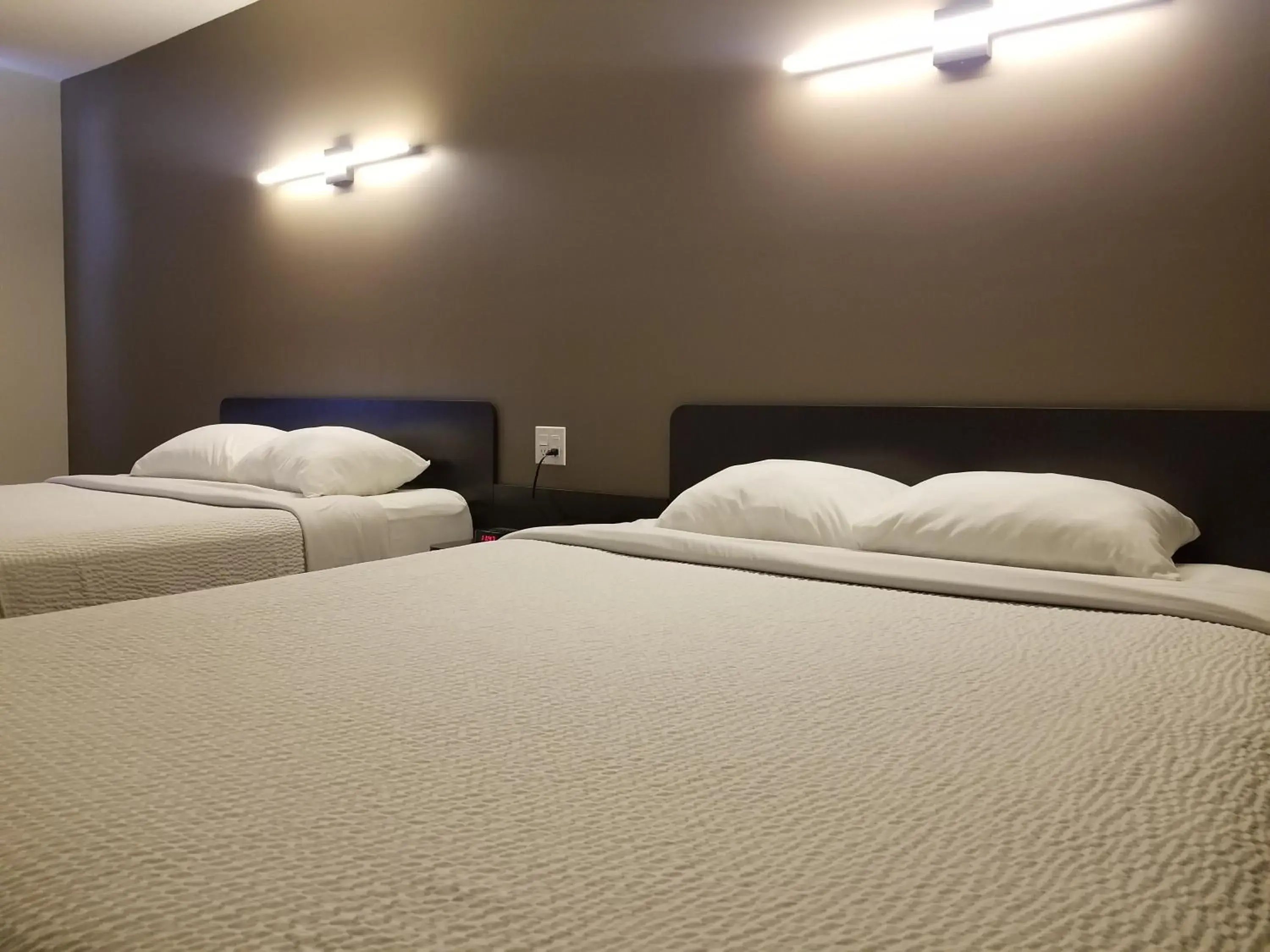 Bed in Joys Inn Innisfail, AB Bed in Joys Inn Innisfail, AB