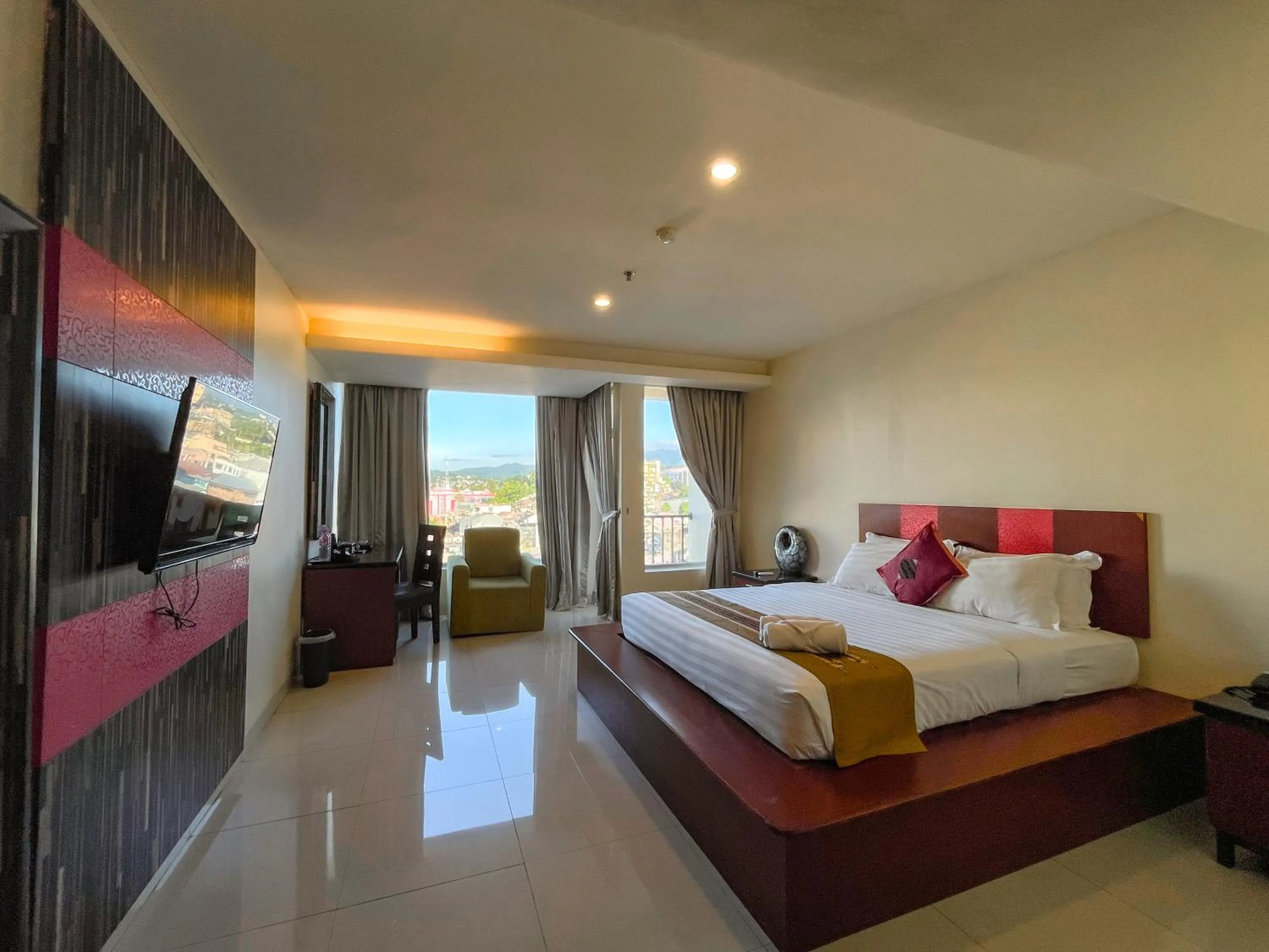 Bedroom, Bed in Lion Hotel & Plaza Manado