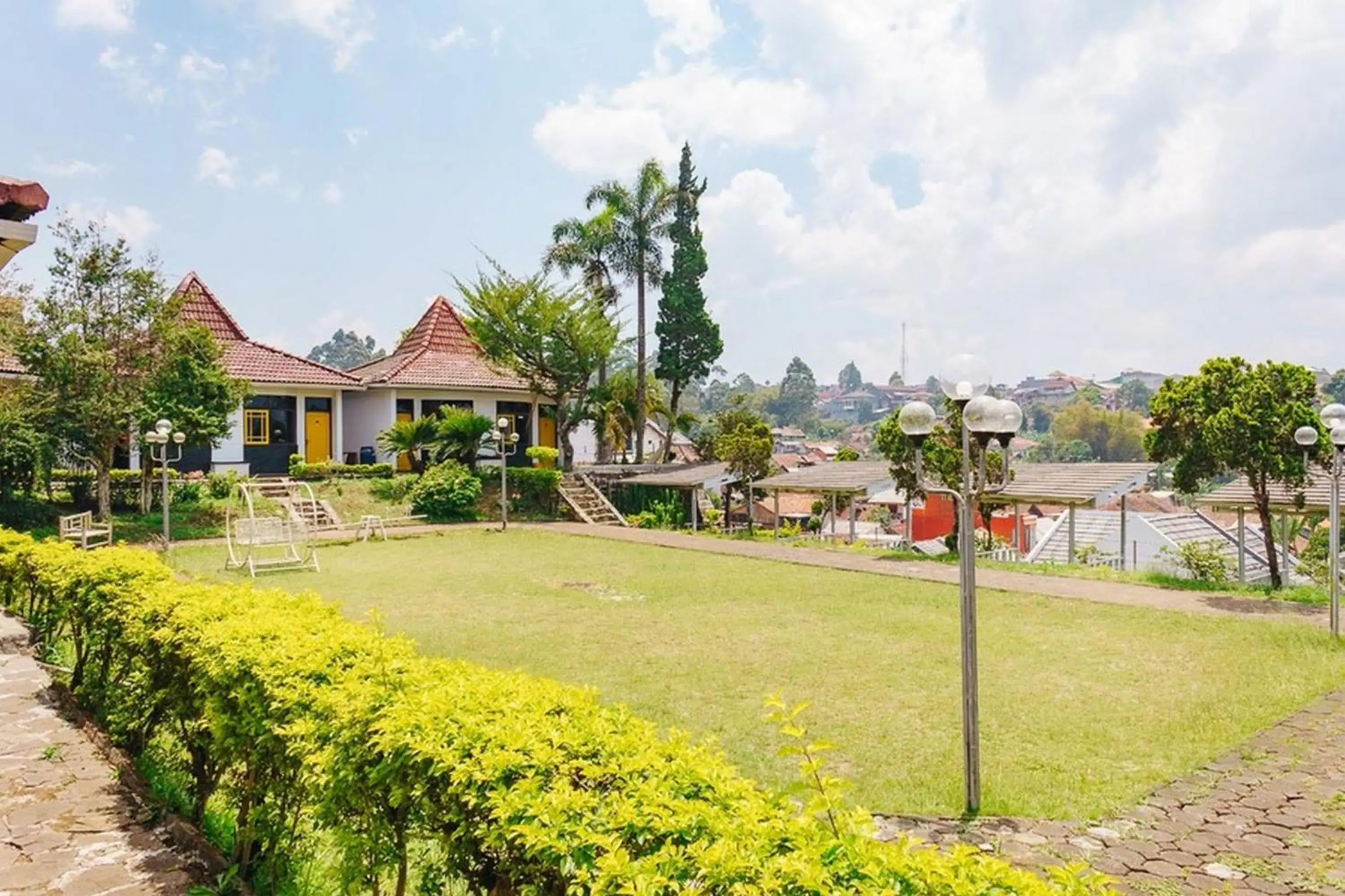 RedDoorz @ Hotel Damanaka Pangalengan RedDoorz @ Hotel Damanaka Pangalengan