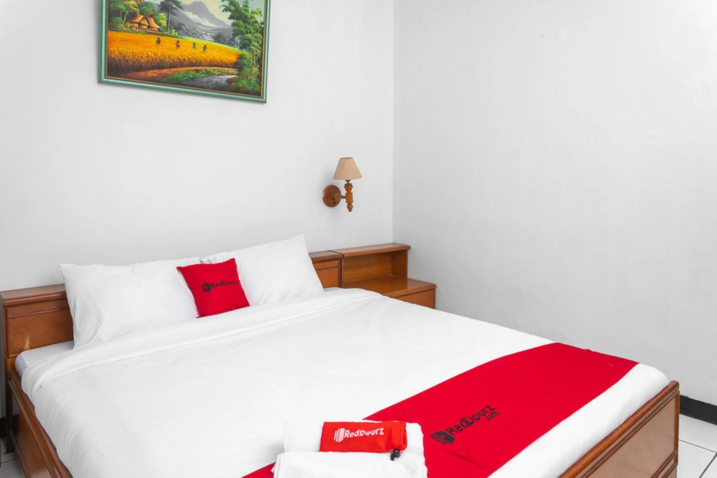 Bed in RedDoorz @ Hotel Damanaka Pangalengan