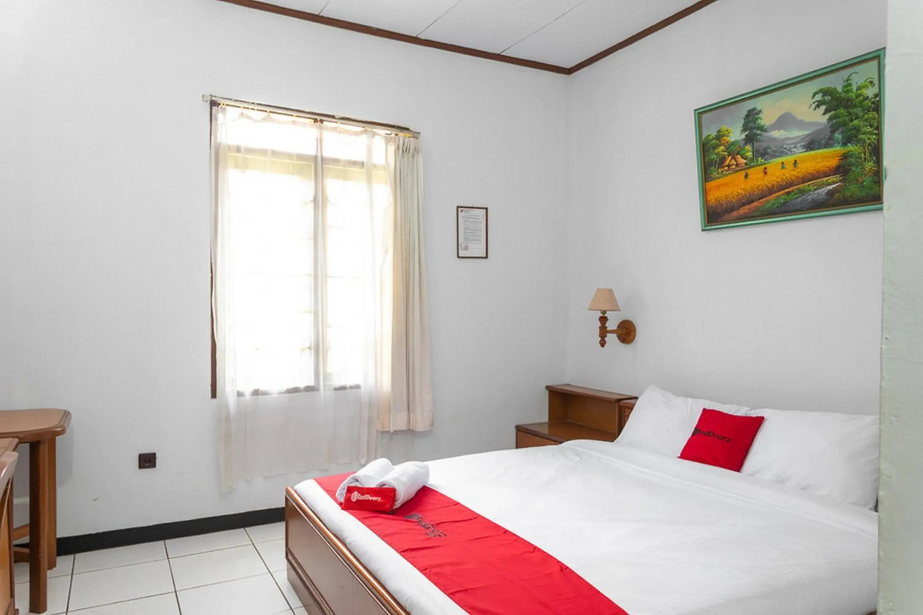 Double Room in RedDoorz @ Hotel Damanaka Pangalengan Double Room in RedDoorz @ Hotel Damanaka Pangalengan