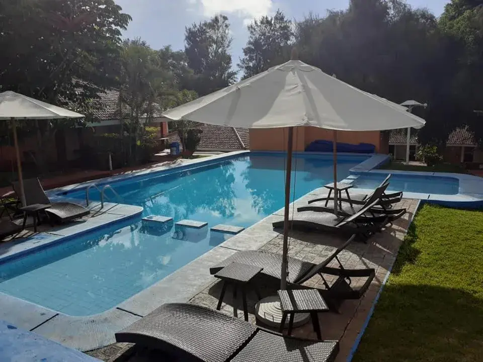 Swimming pool in Hotel Chapala Country Swimming pool in Hotel Chapala Country