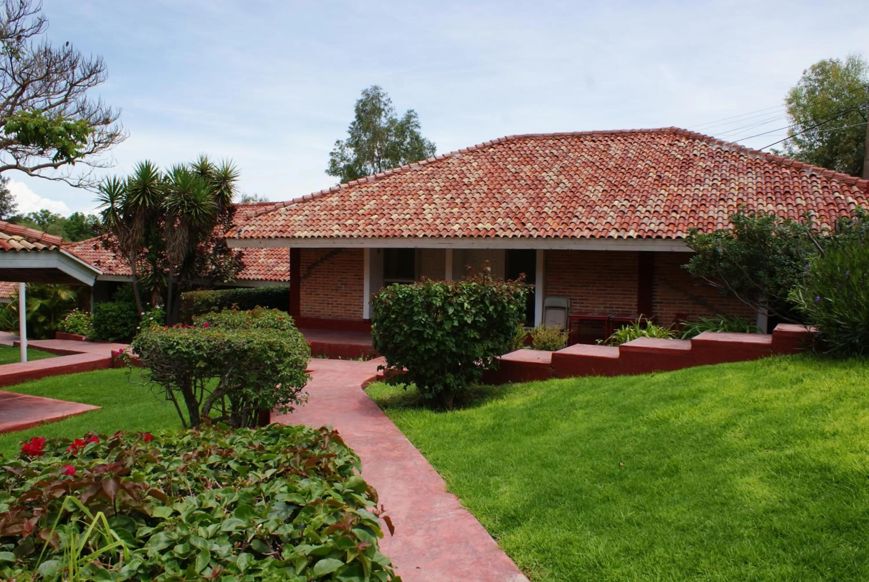 Property building in Hotel Chapala Country