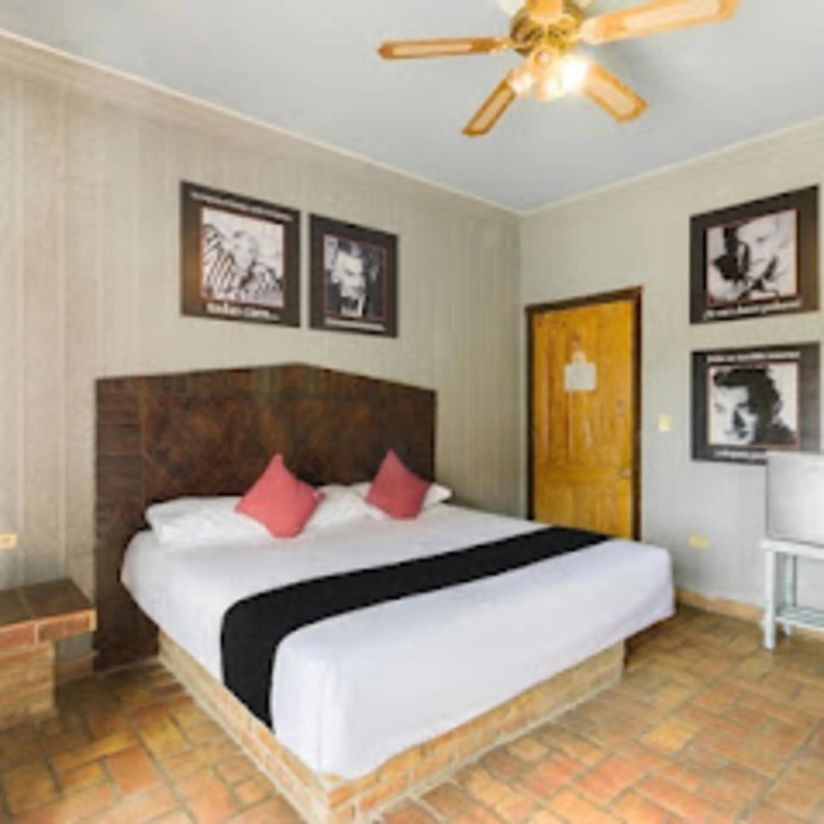 Photo of the whole room, Bed in Hotel Olimpia Centro Histórico