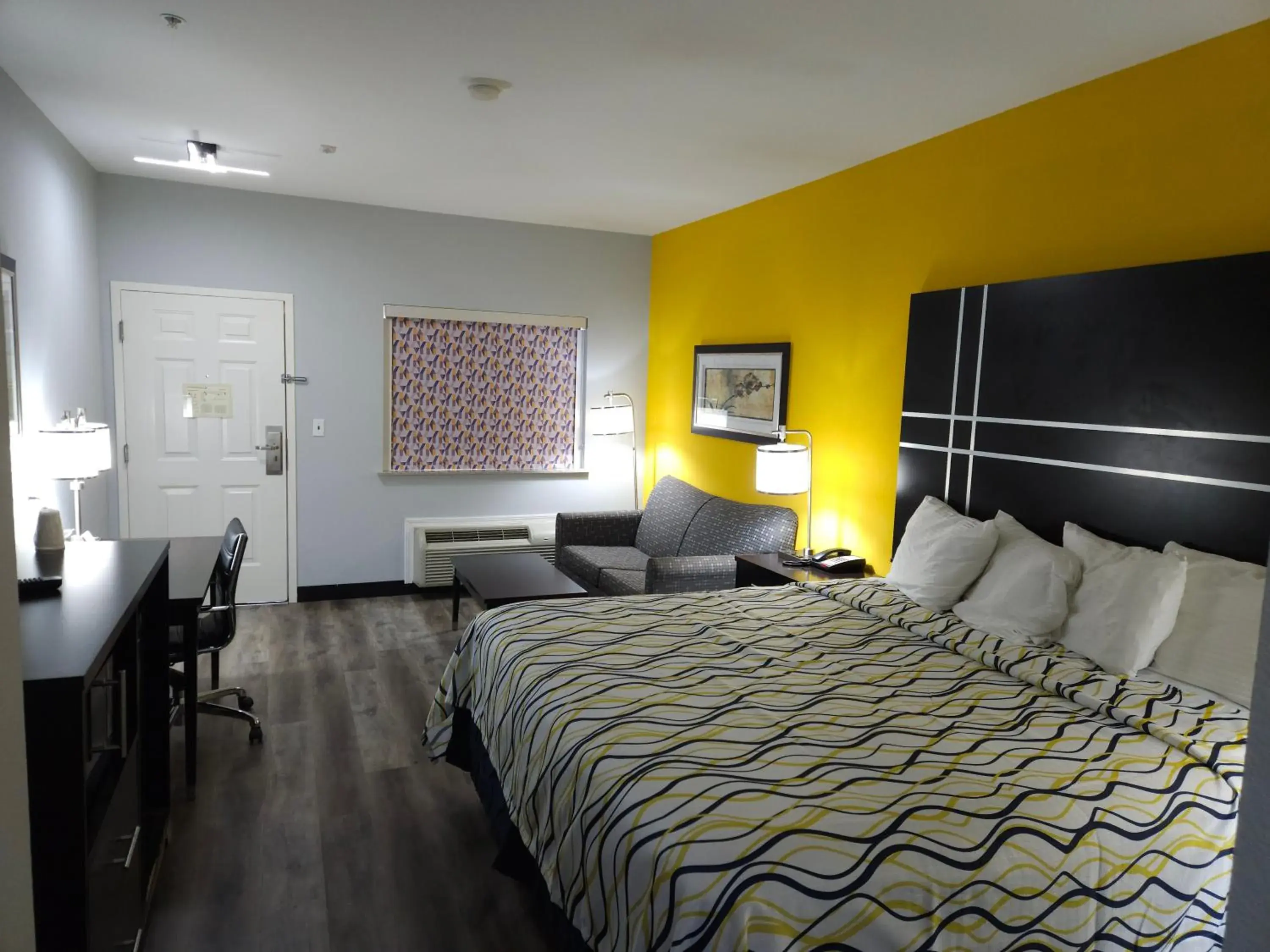 Bed in Executive Inn and Suites Tyler Bed in Executive Inn and Suites Tyler