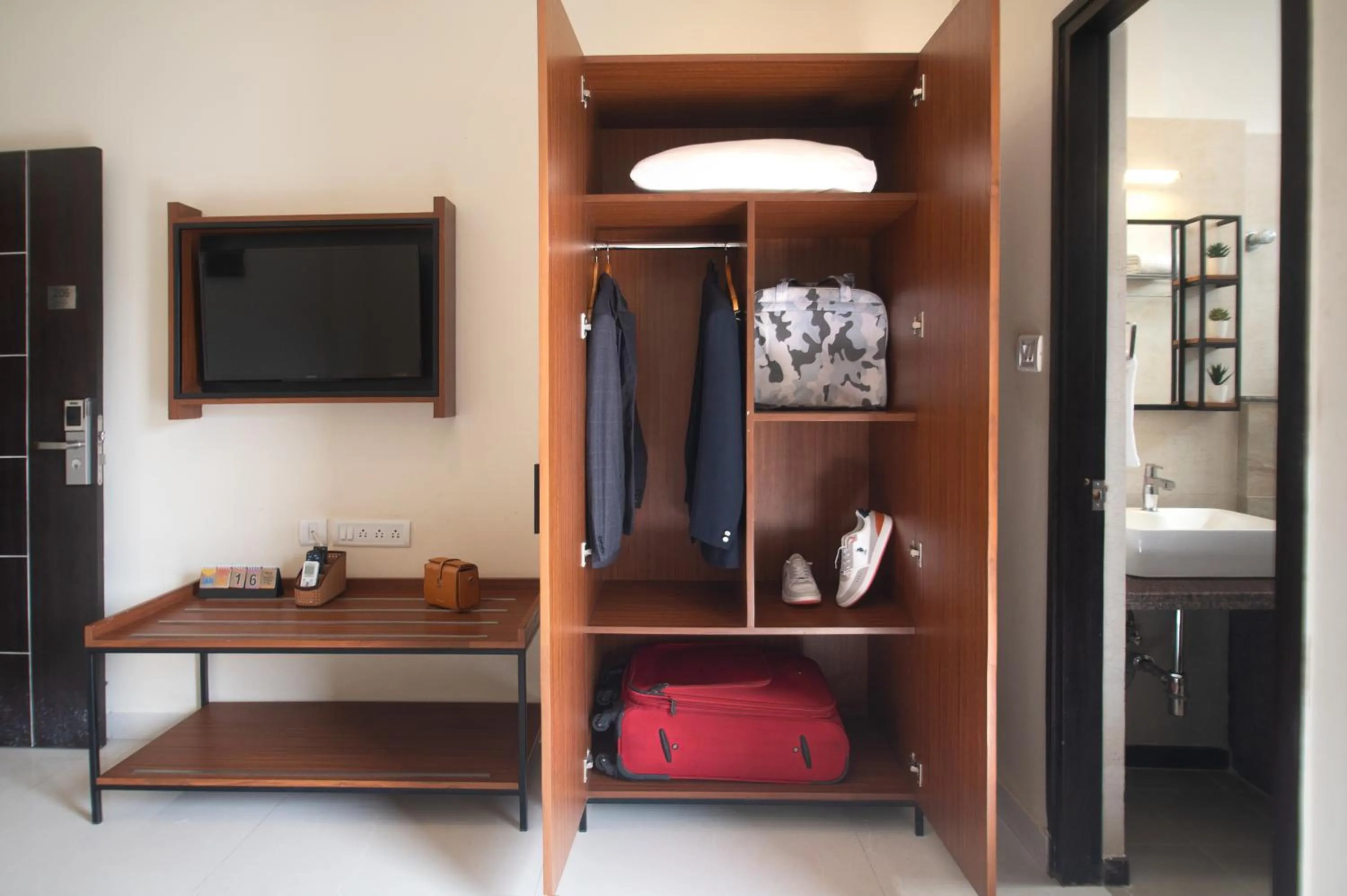 wardrobe in Purple Cloud Urban