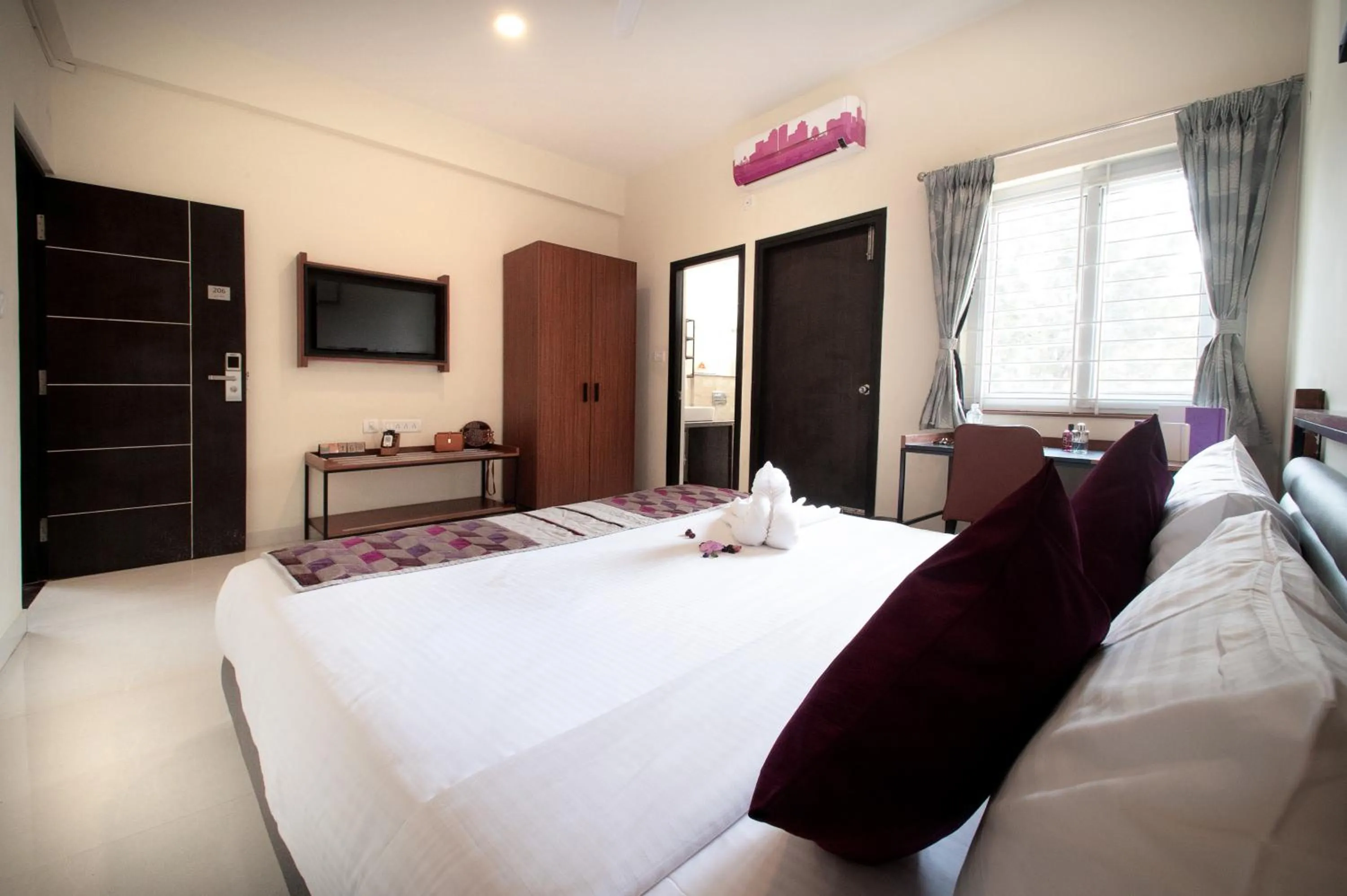 Bed in Purple Cloud Urban