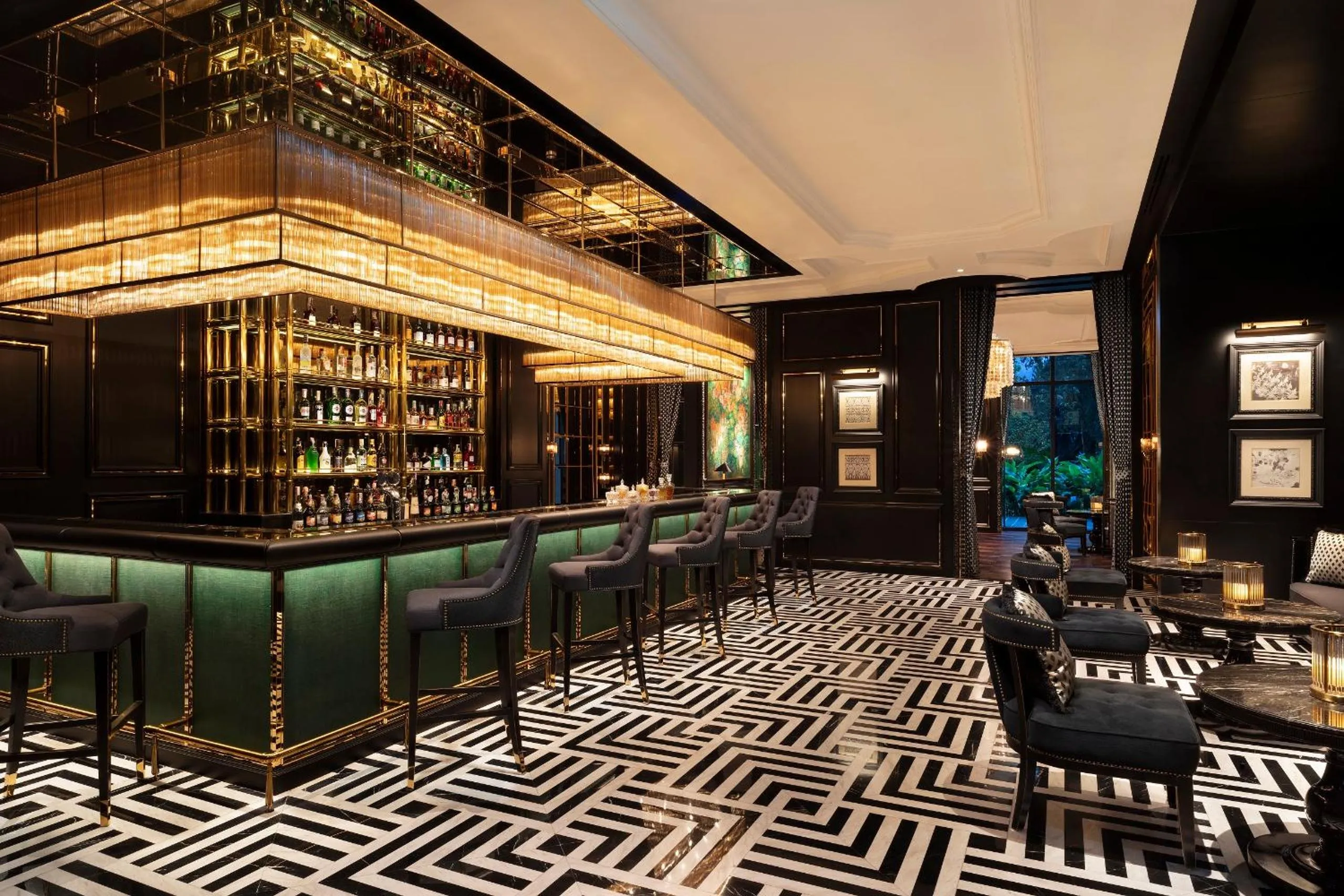 Lounge or bar in Sindhorn Kempinski Hotel Bangkok