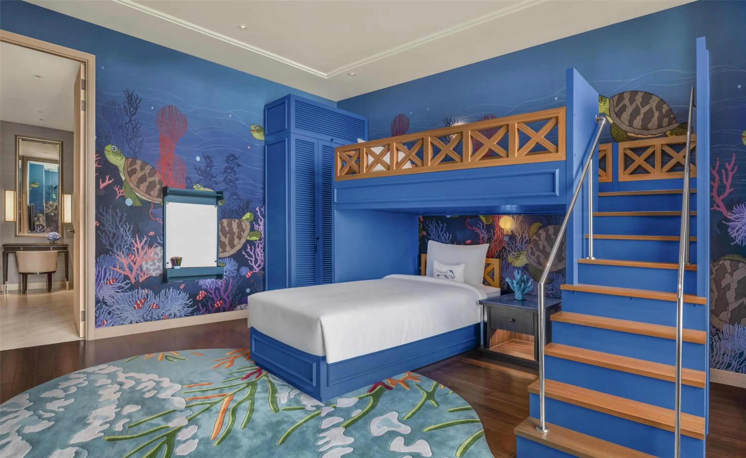 Photo of the whole room, Bed in Sindhorn Kempinski Hotel Bangkok