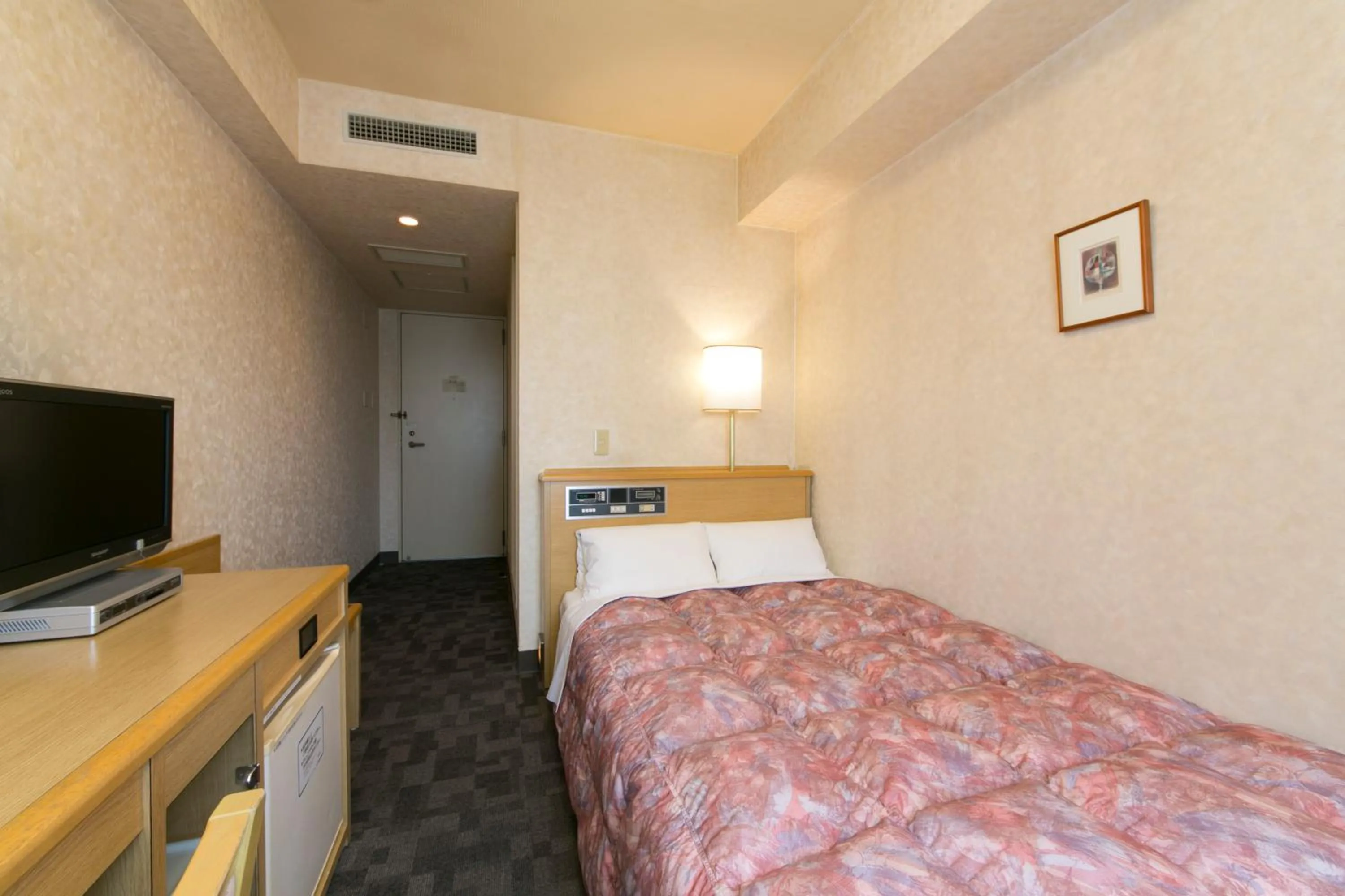 Photo of the whole room, Bed in Kuwana Green Hotel
