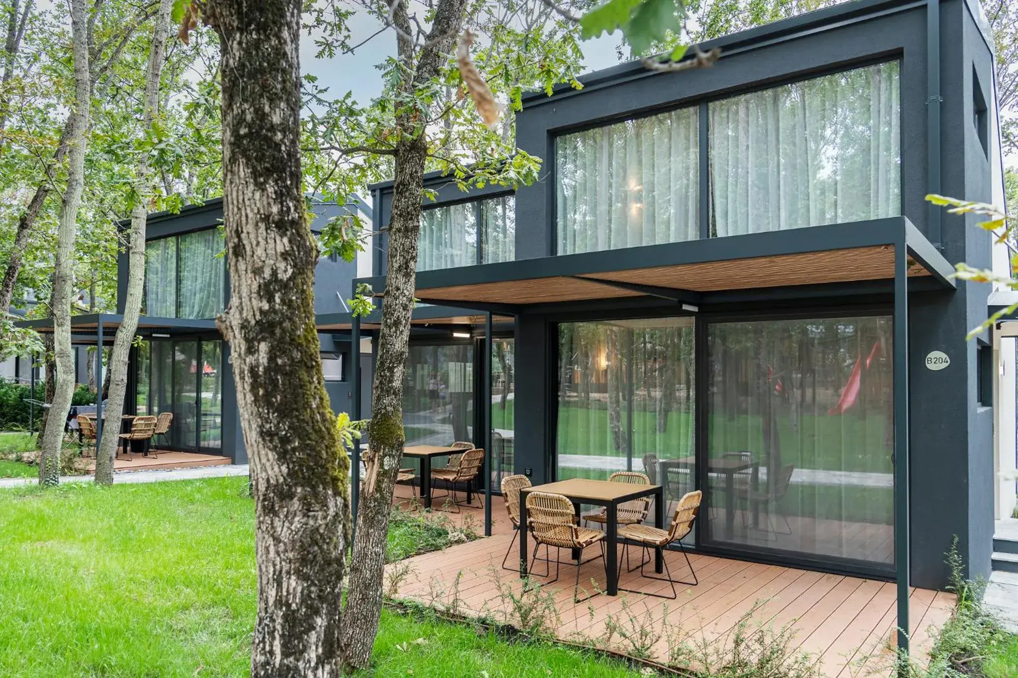 Family Villa in Utopia Forest Family Villa in Utopia Forest