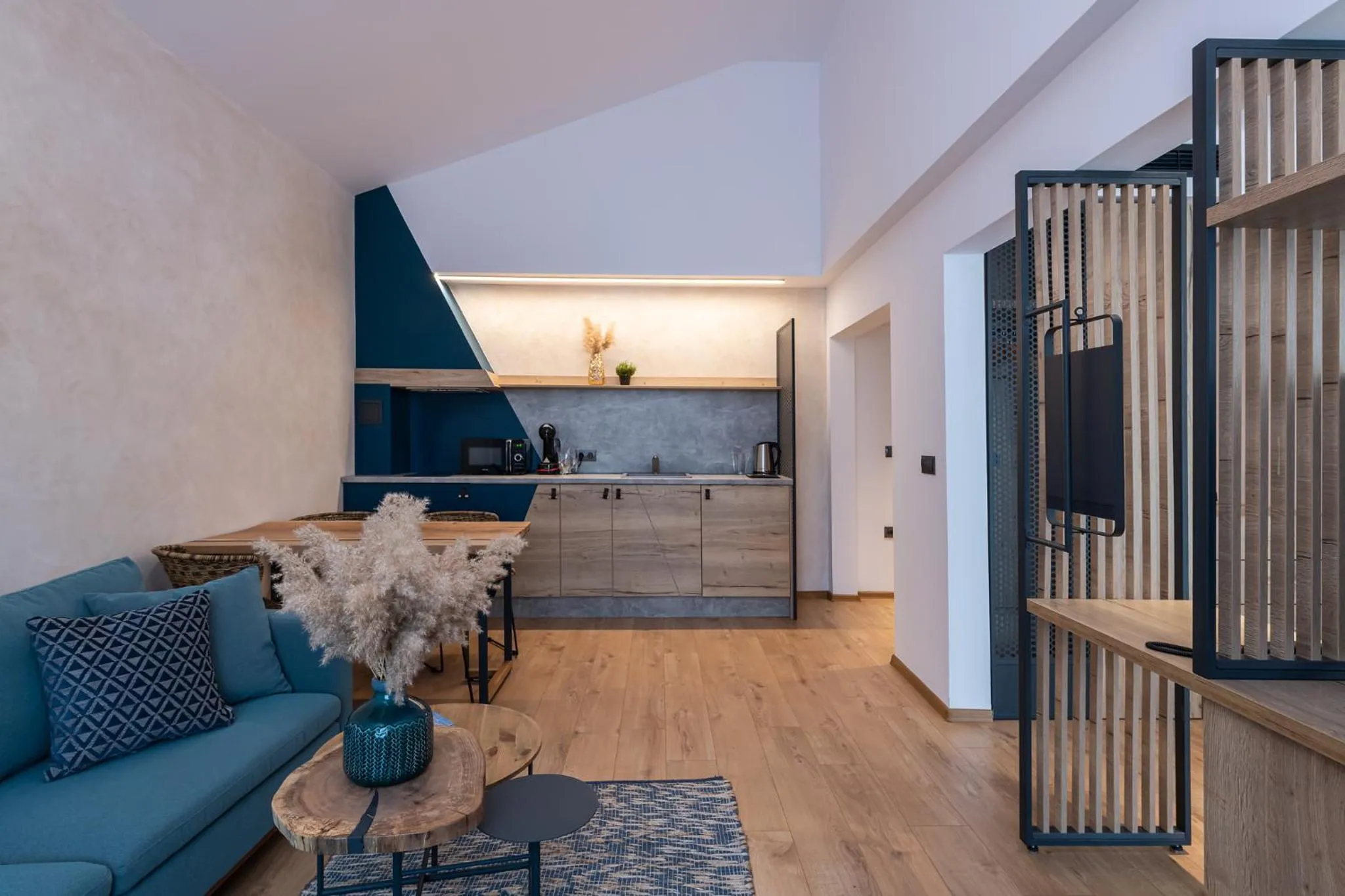 Photo of the whole room in Utopia Forest