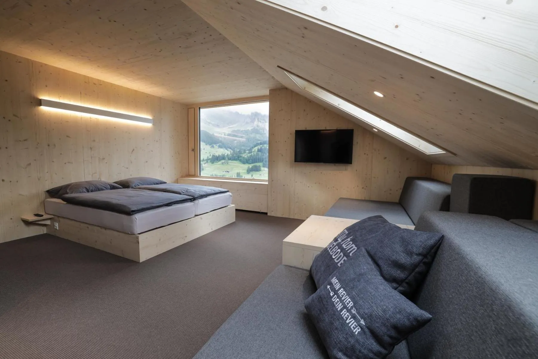 Photo of the whole room, Bed in Revier Mountain Lodge Adelboden