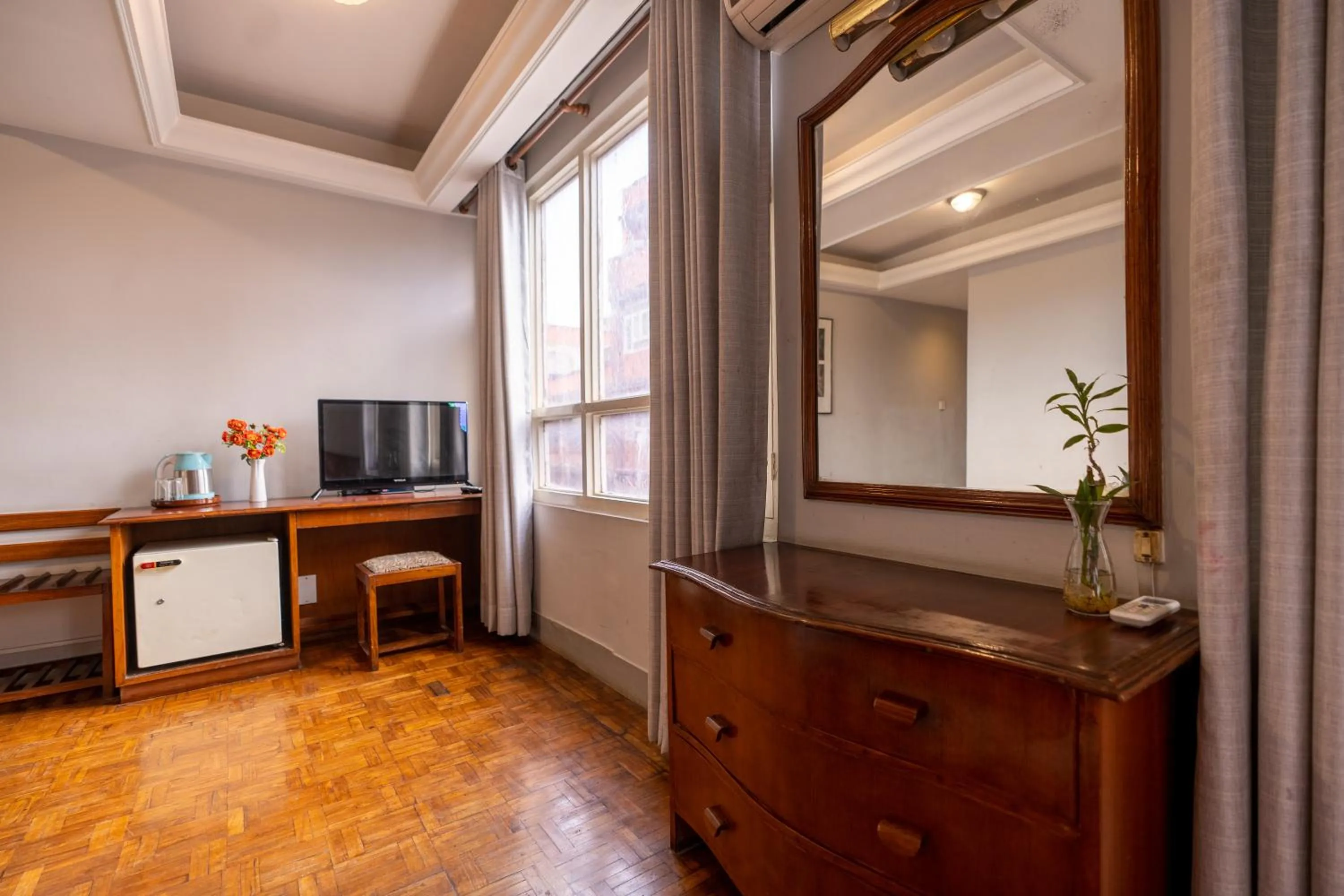 TV and multimedia in Mystic Homes Hotel