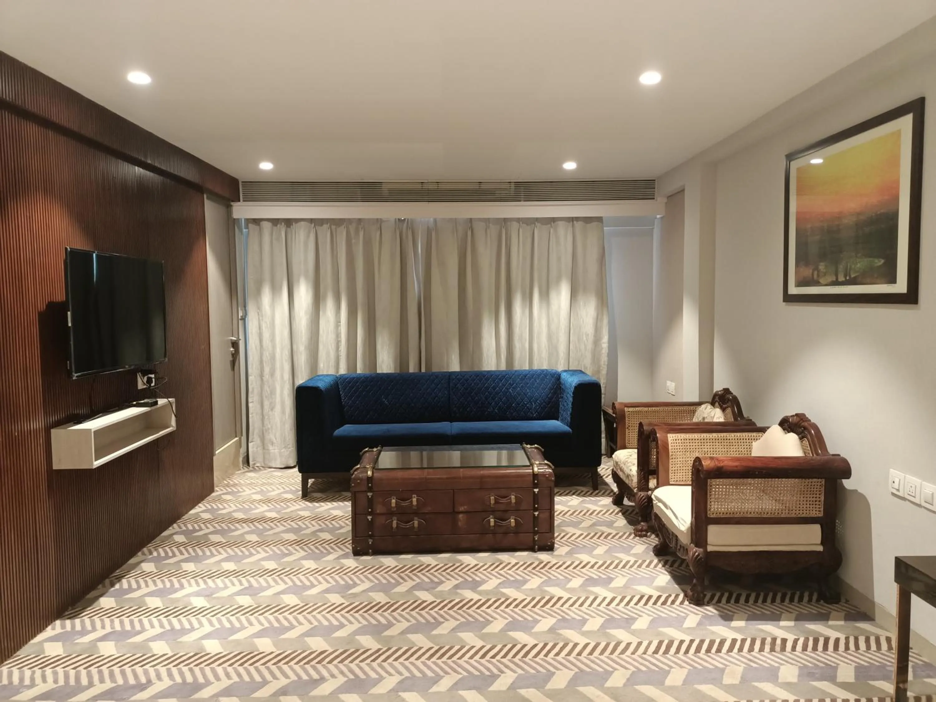 Communal lounge/ TV room in Hotel Highway Inn Andheri East