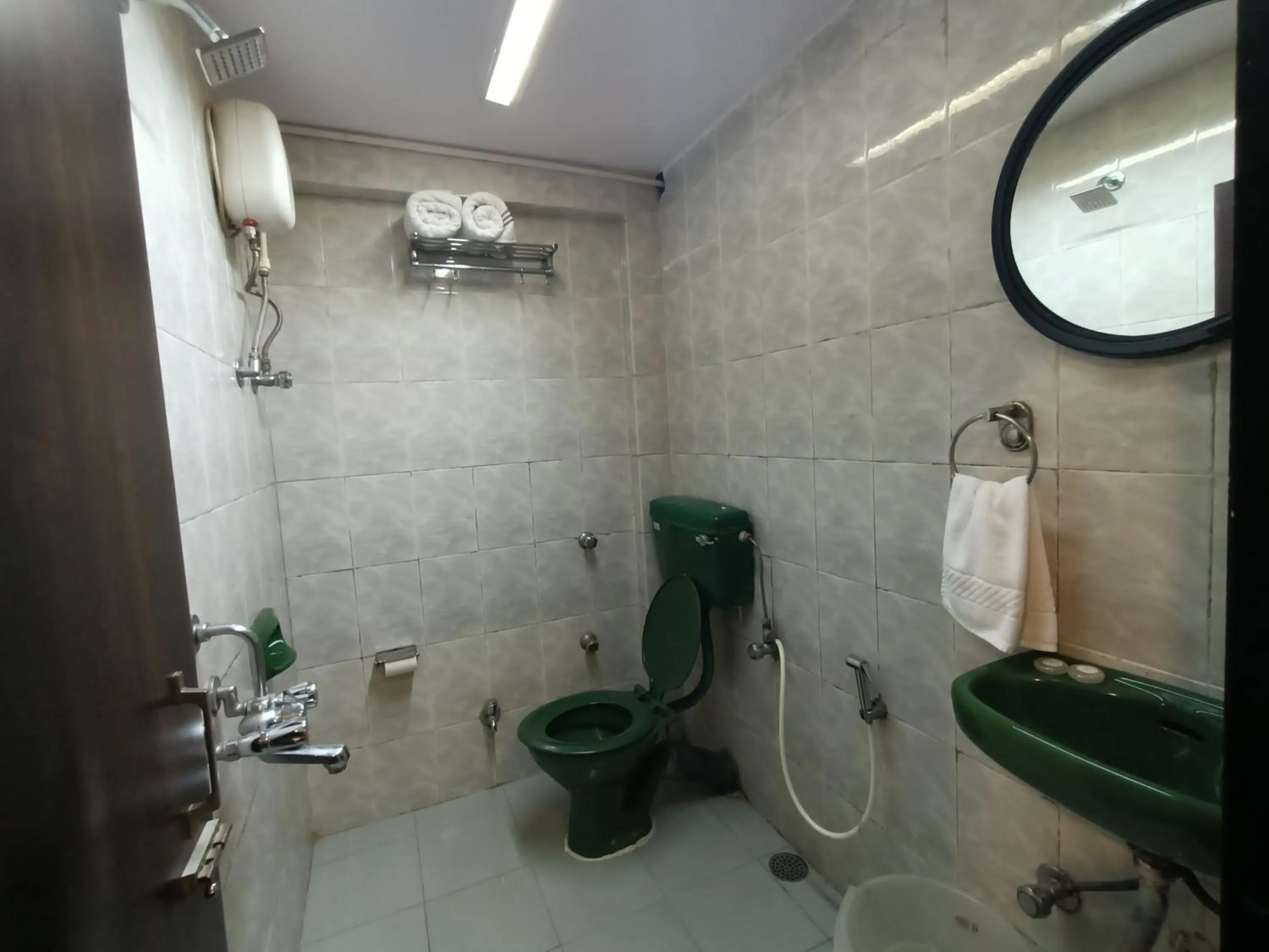 Shower in Hotel Highway Inn Andheri East