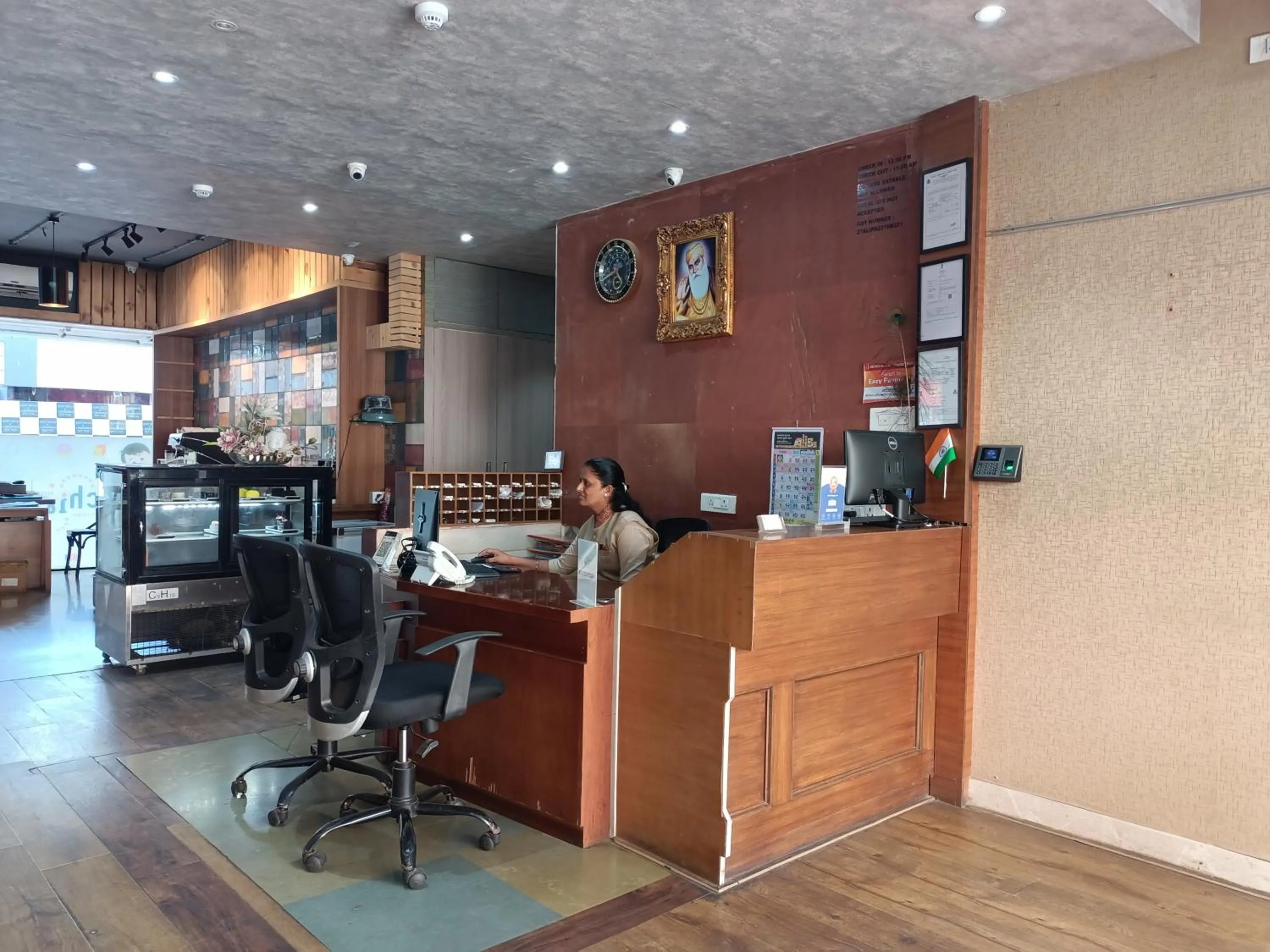 Lobby or reception in Hotel Highway Inn Andheri East