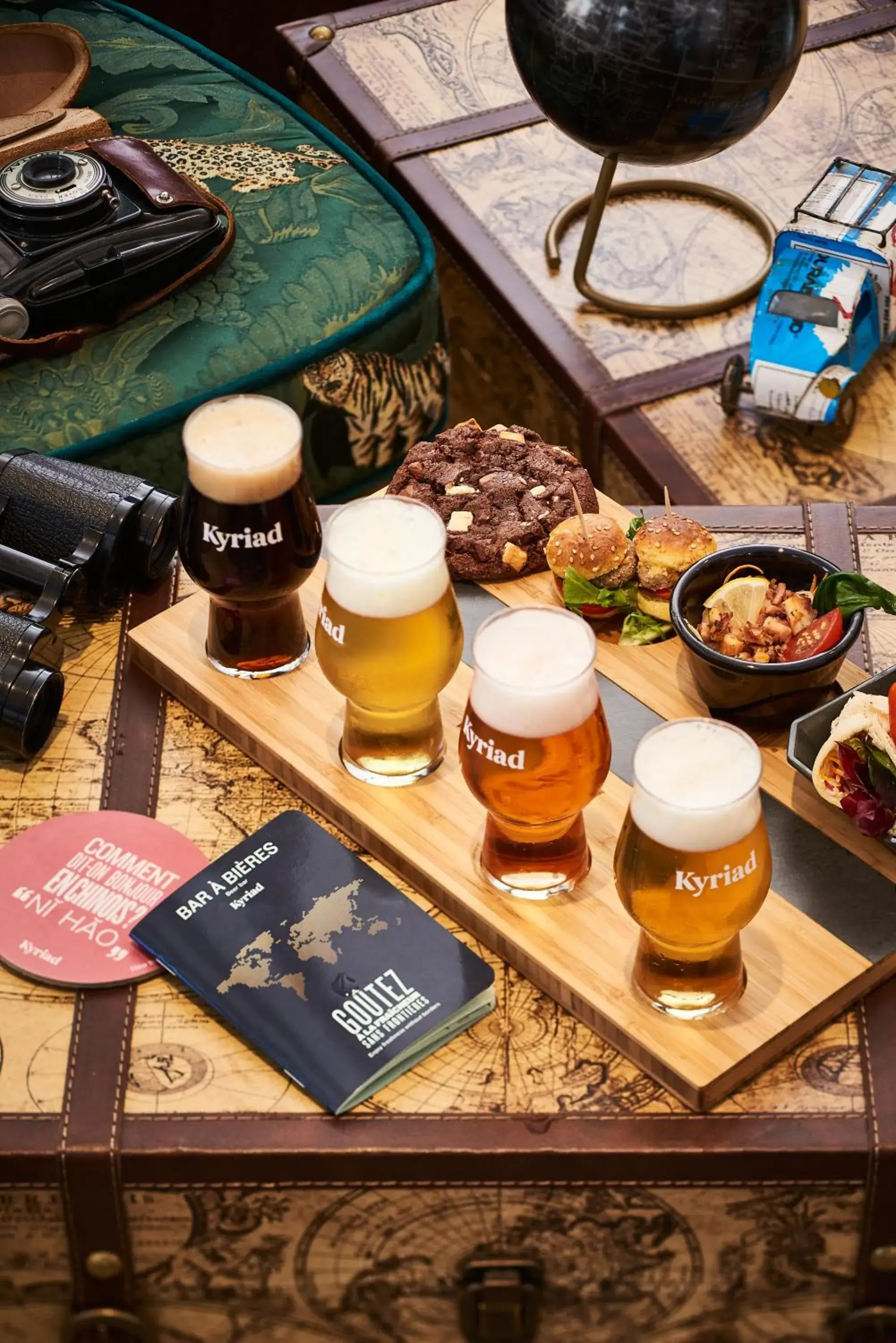 Lounge or bar in Kyriad Paris Sud Les Ulis Courtaboeuf Lounge or bar in Kyriad Paris Sud Les Ulis Courtaboeuf