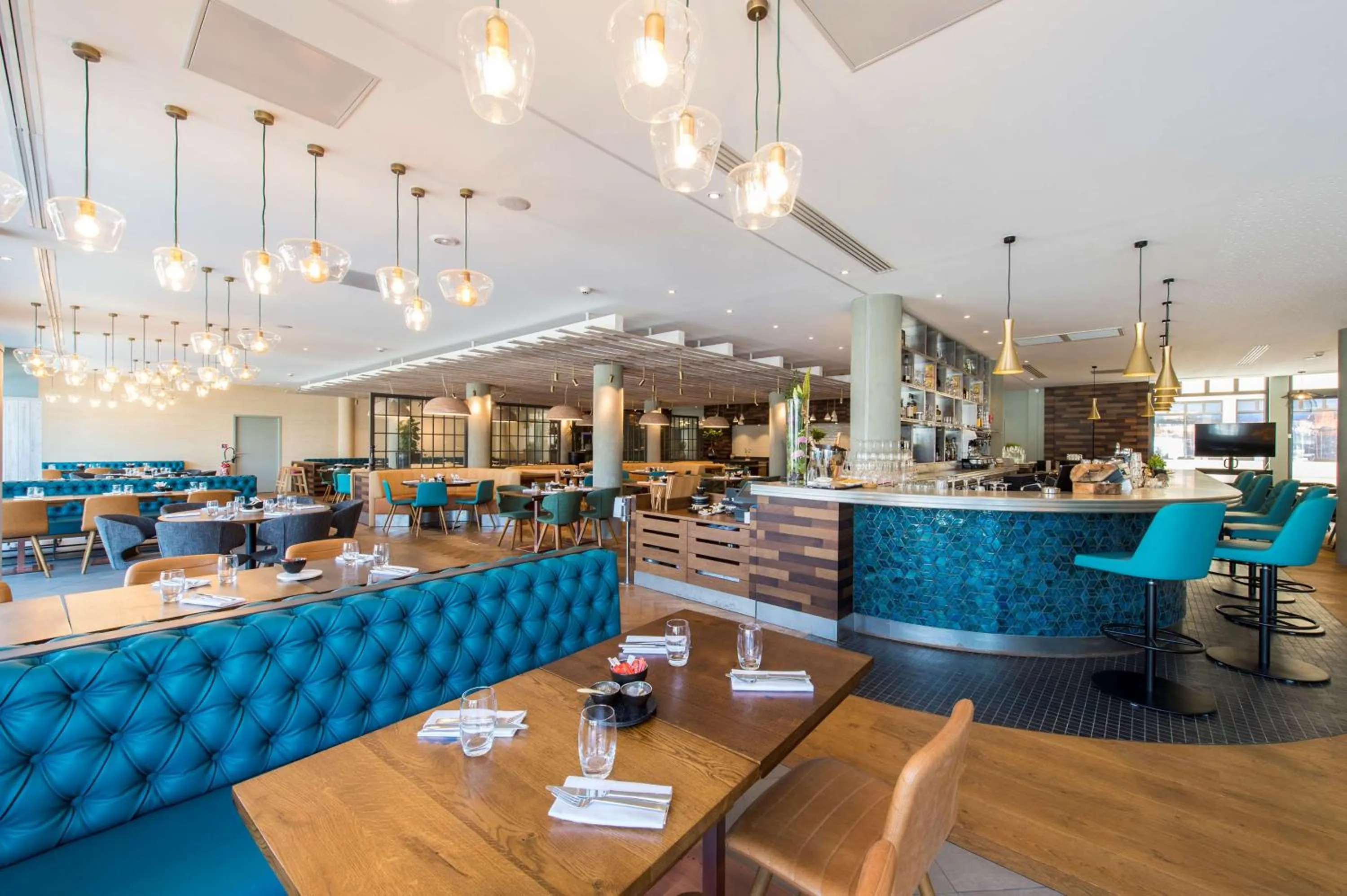 Restaurant/places to eat in Radisson Blu Hotel Marseille Vieux Port