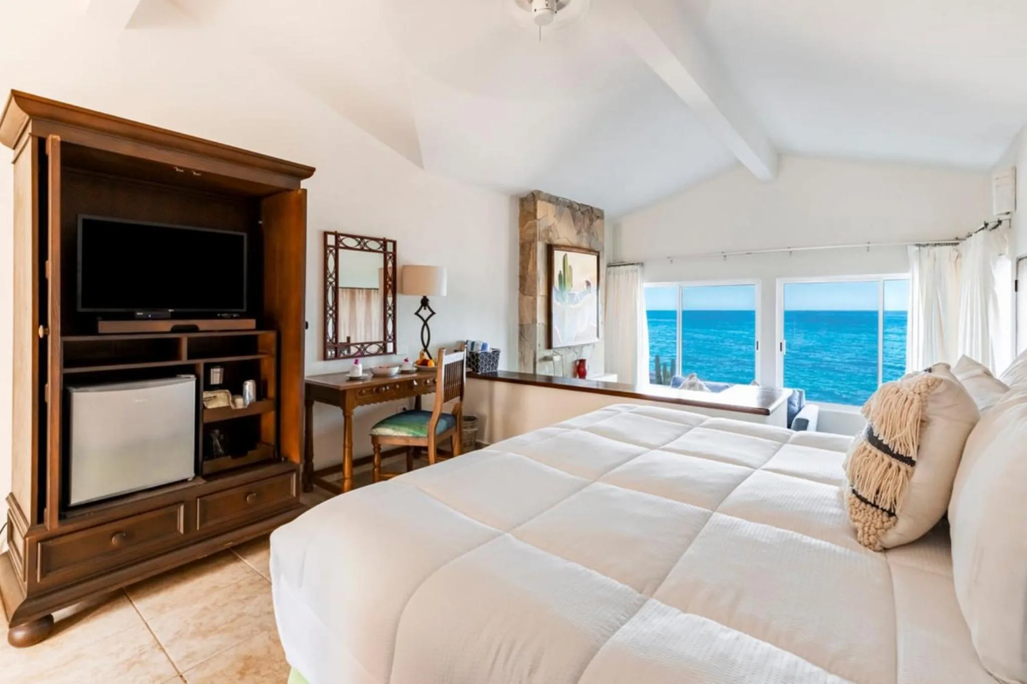 Photo of the whole room, Bed in Punta Pescadero Paradise Hotel & Villas