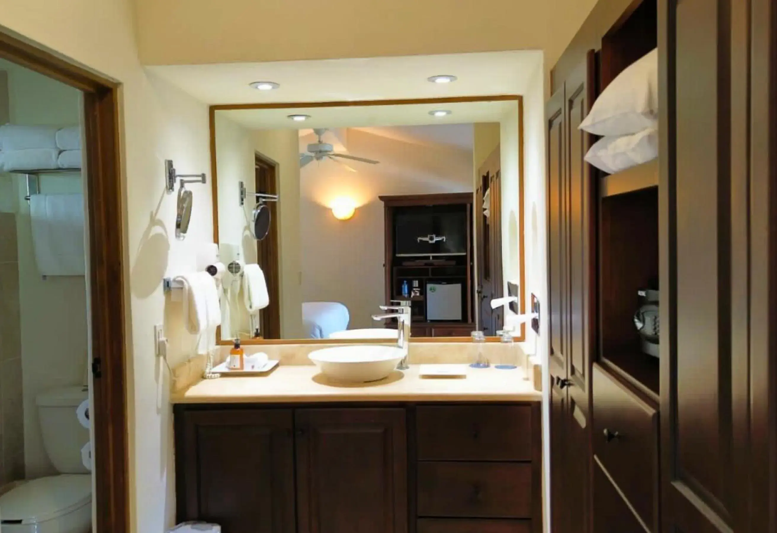 Bathroom in Punta Pescadero Paradise Hotel & Villas Bathroom in Punta Pescadero Paradise Hotel & Villas