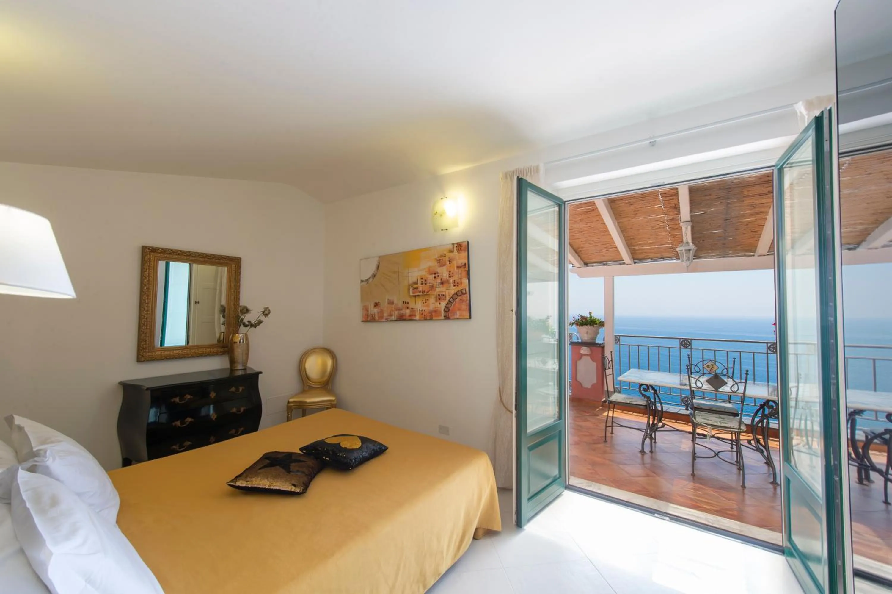 Bed in Palazzo Rocco all 3 villas - Weddings