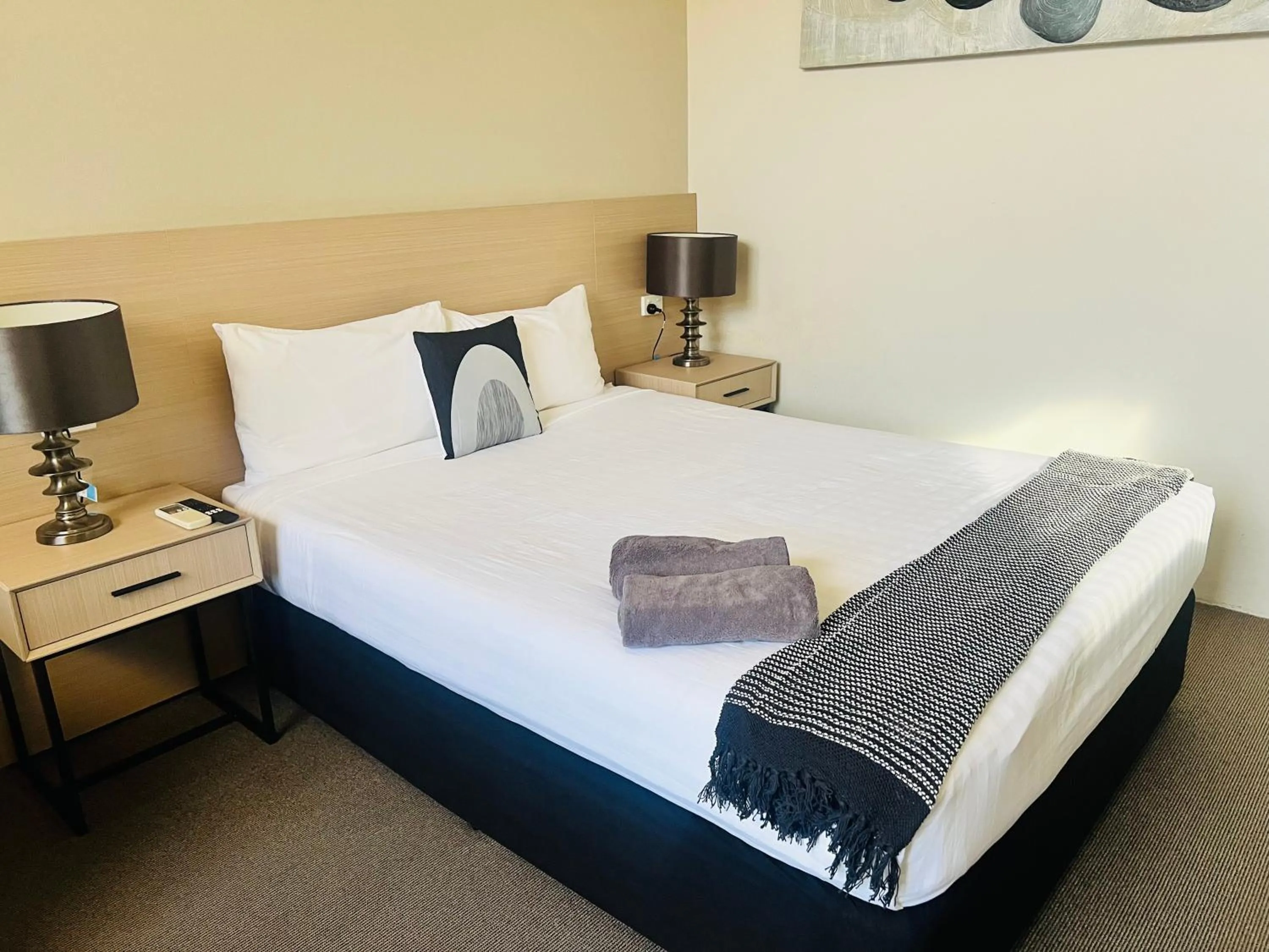 Bed in Pavilion Hotel Wagga Wagga