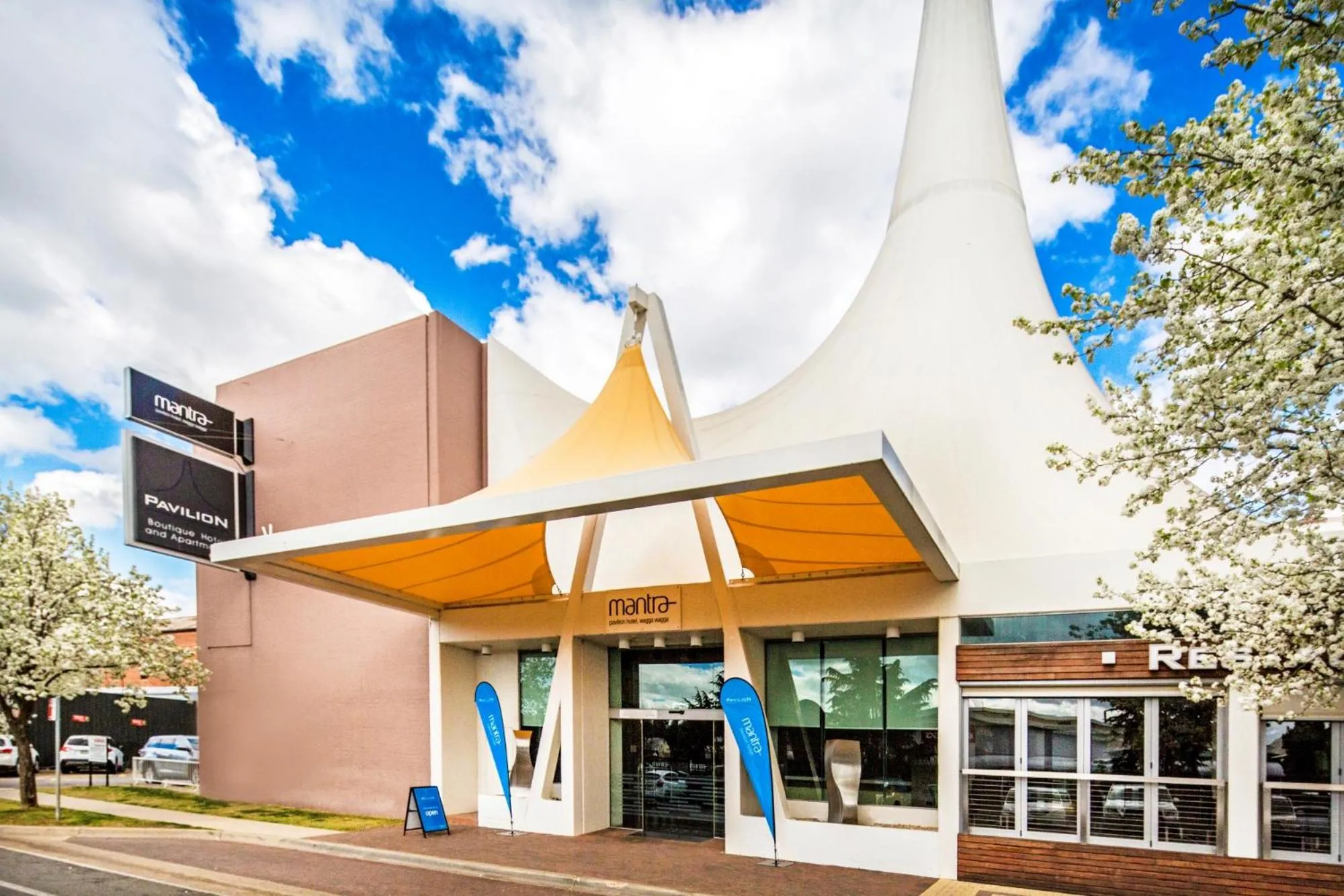 Property building in Pavilion Hotel Wagga Wagga