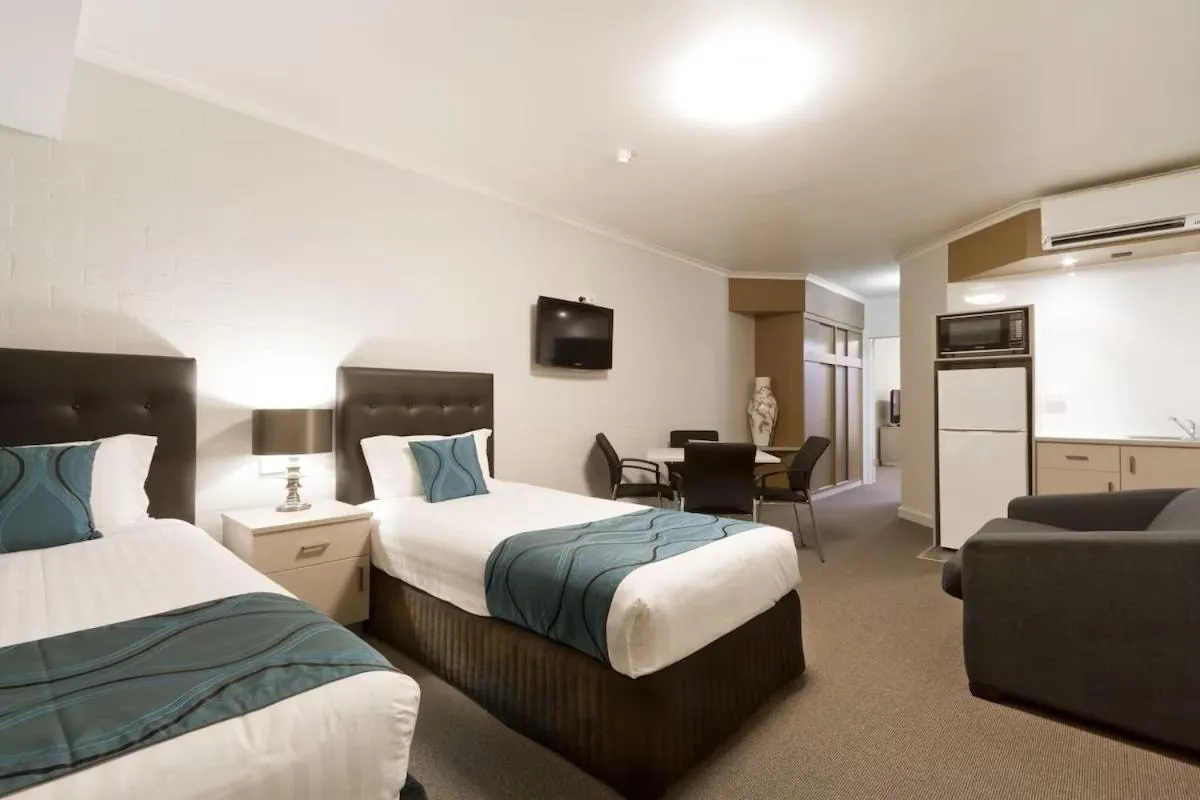 Bed in Pavilion Hotel Wagga Wagga