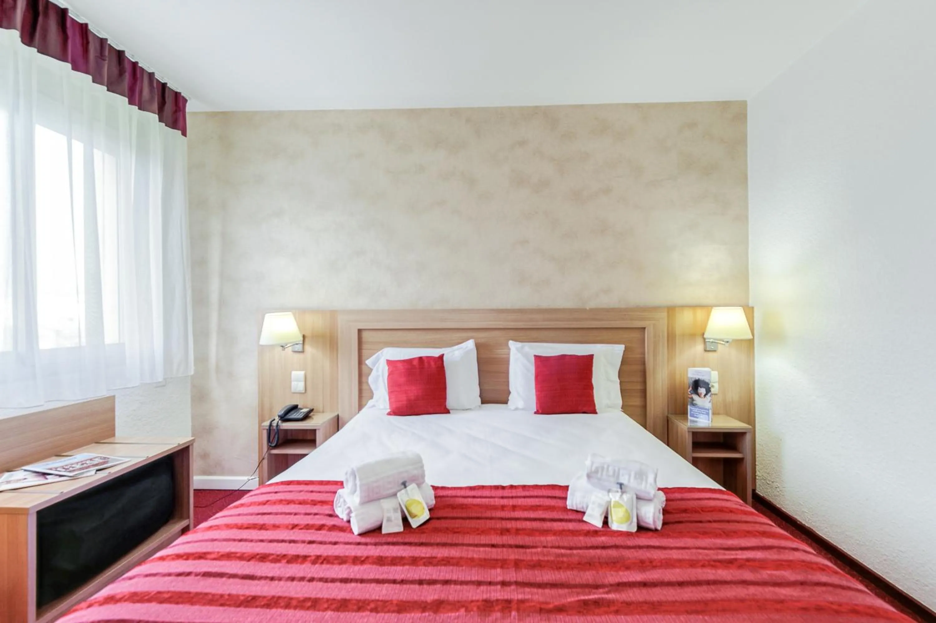 Bed in Brit Hotel Confort Castres