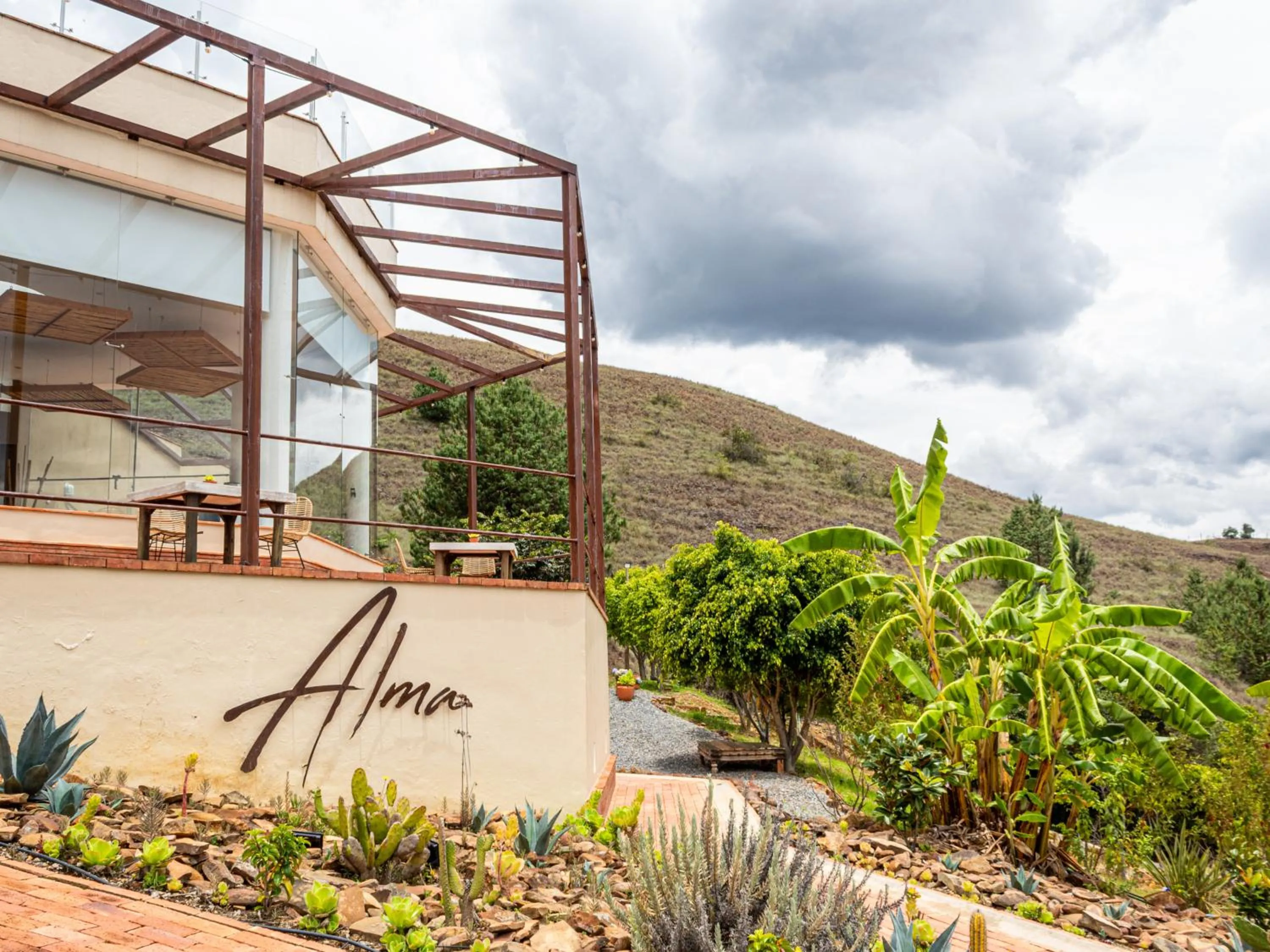 Garden view in Hotel Alma