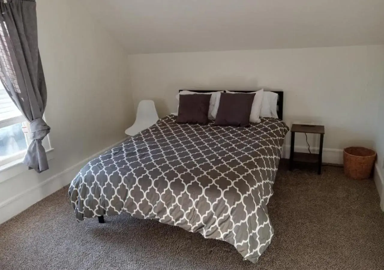 Deluxe Queen Room in The Madison House Deluxe Queen Room in The Madison House