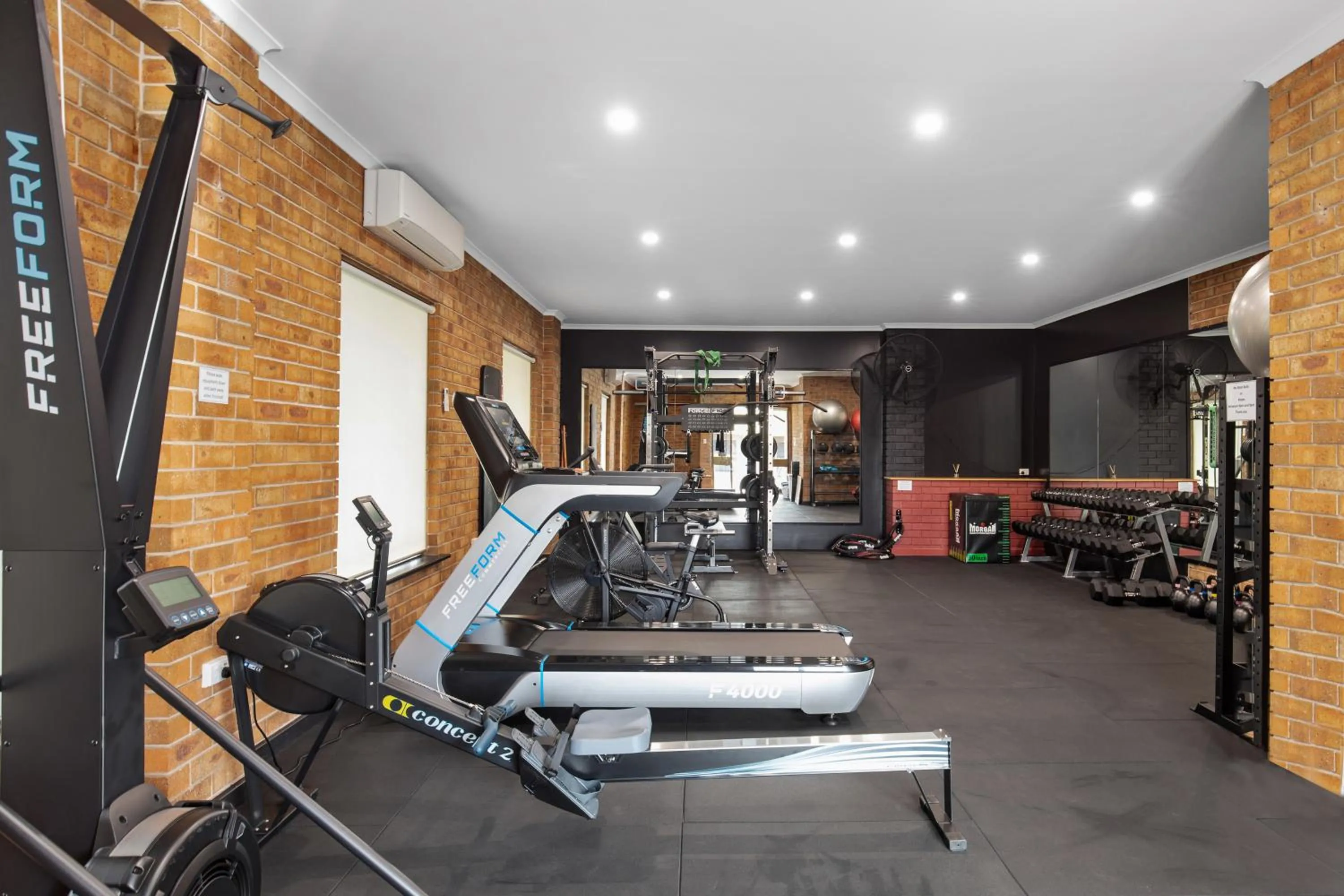 Fitness centre/facilities in Presidential Motel