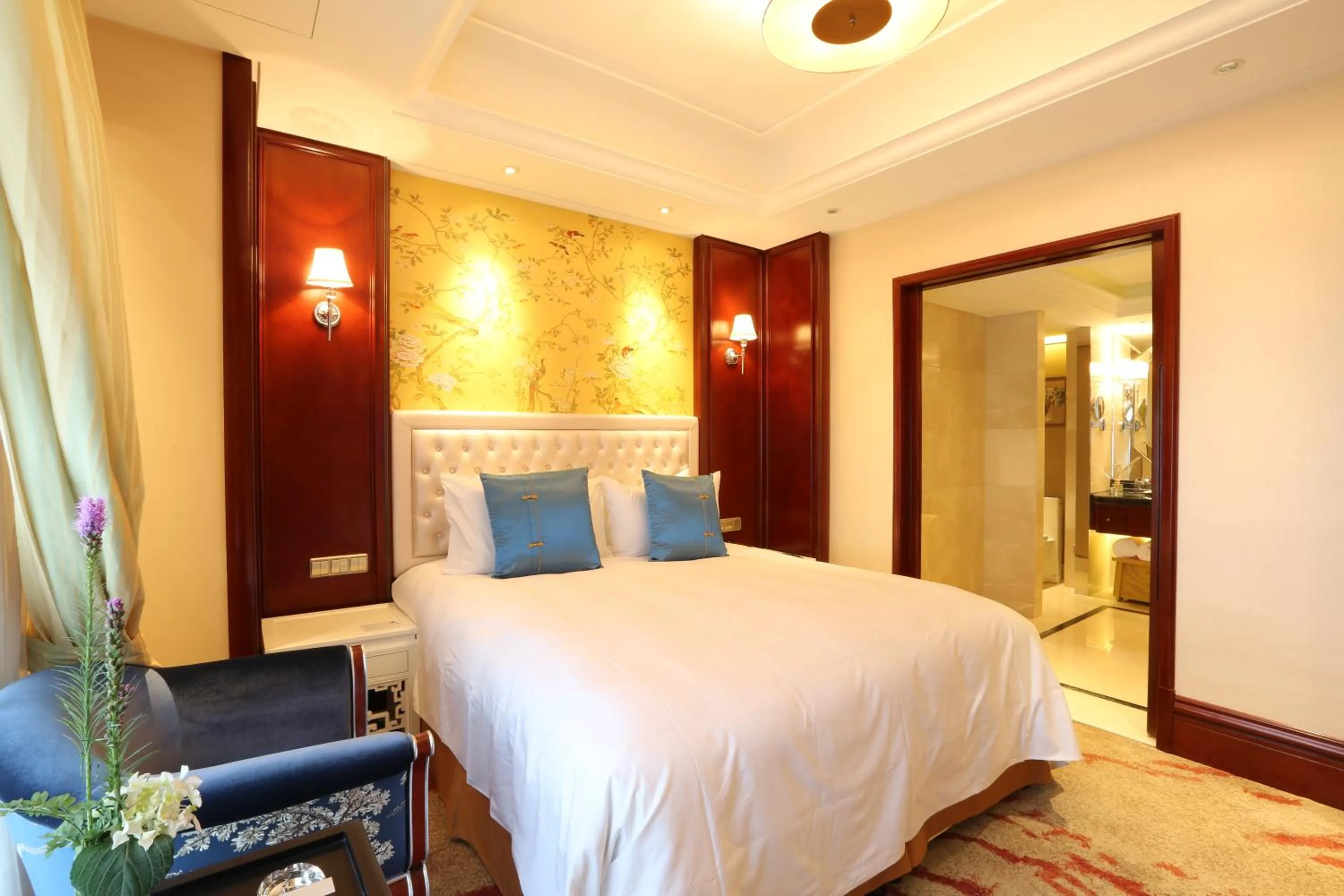 Photo of the whole room in S&N Zhejiang LinHai International Hotel