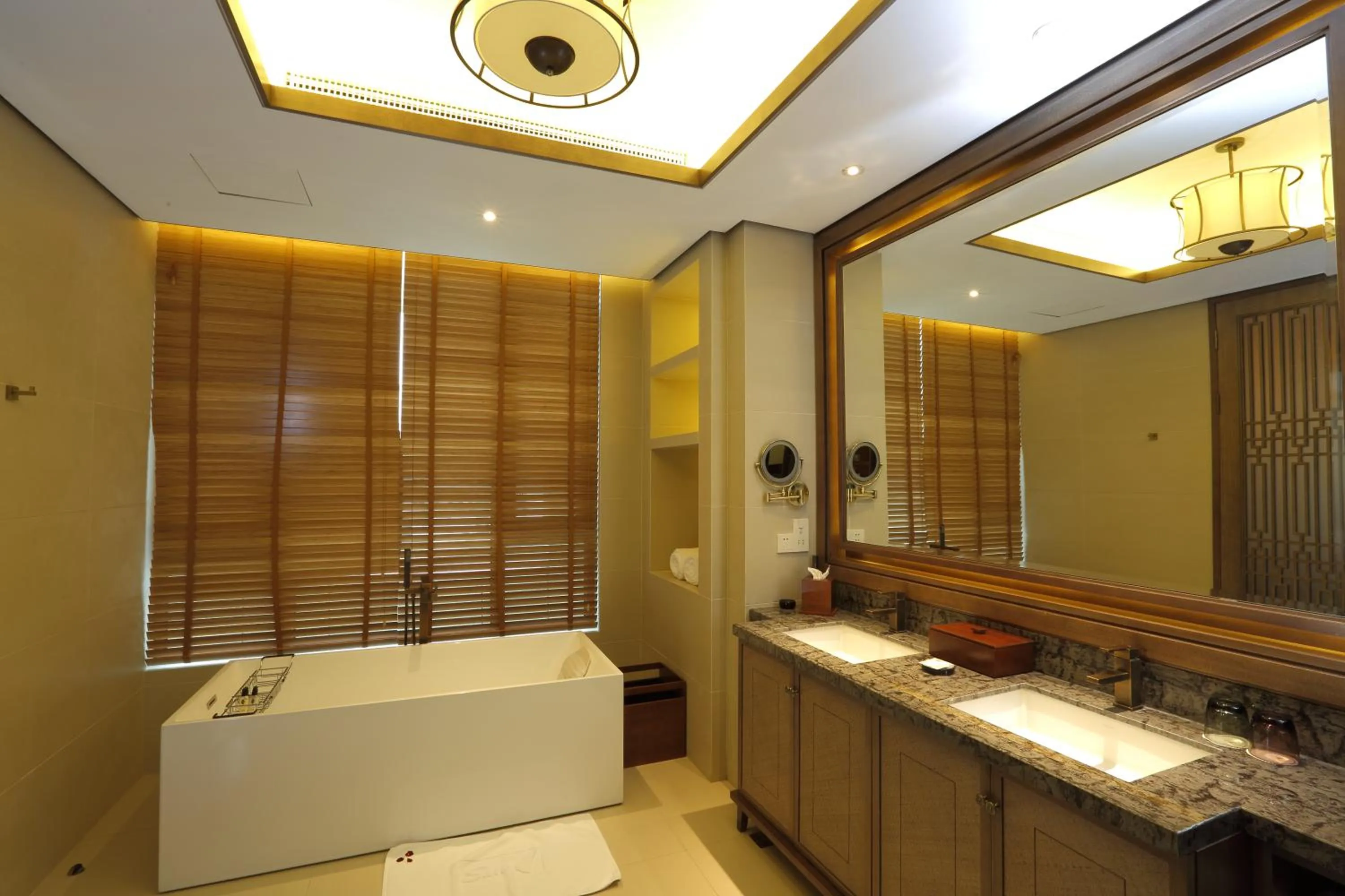 Bathroom in S&N Zhejiang LinHai International Hotel