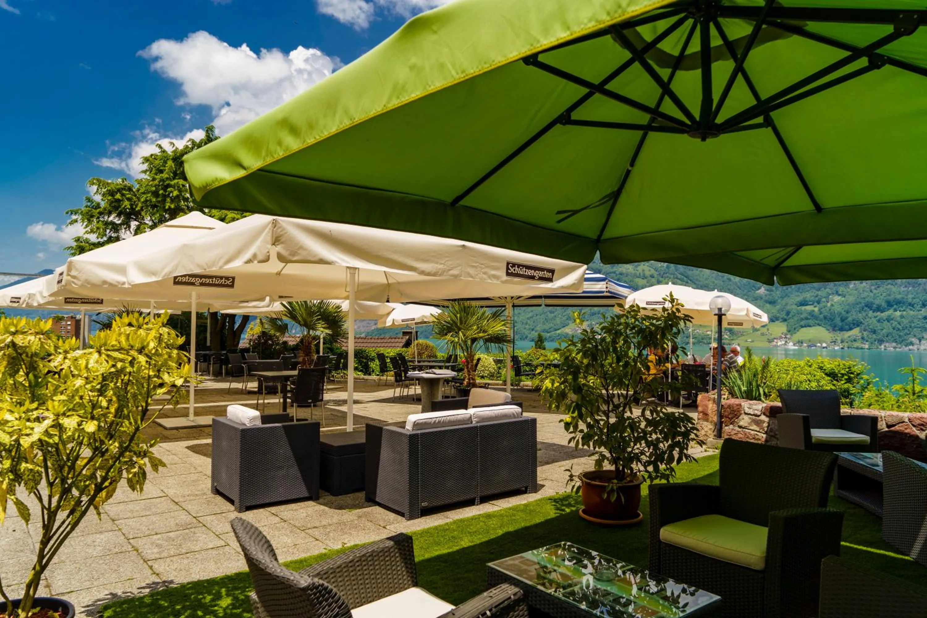 Restaurant/places to eat in Seeblick SMART Hotel Rössli