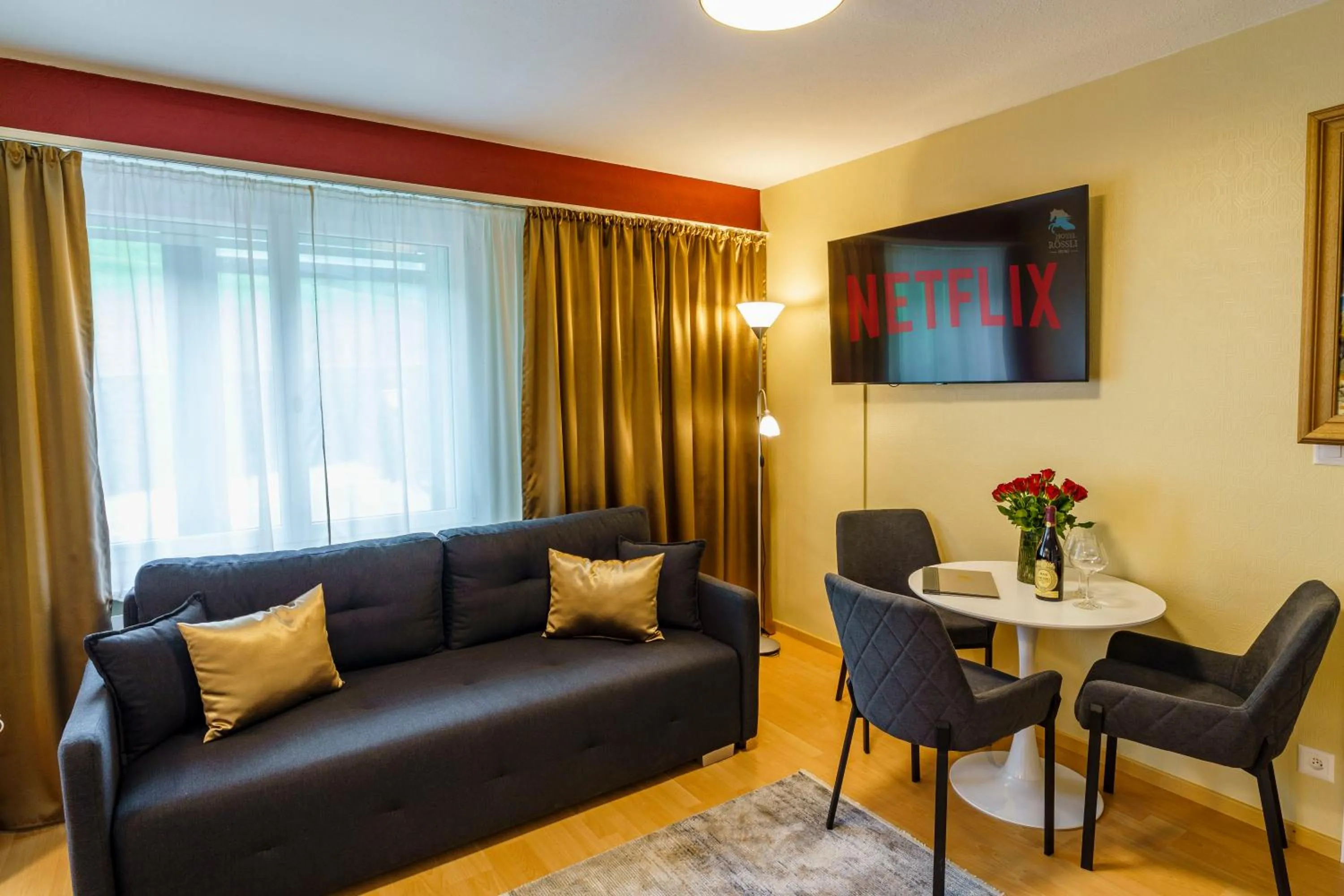 TV and multimedia in Seeblick SMART Hotel Rössli