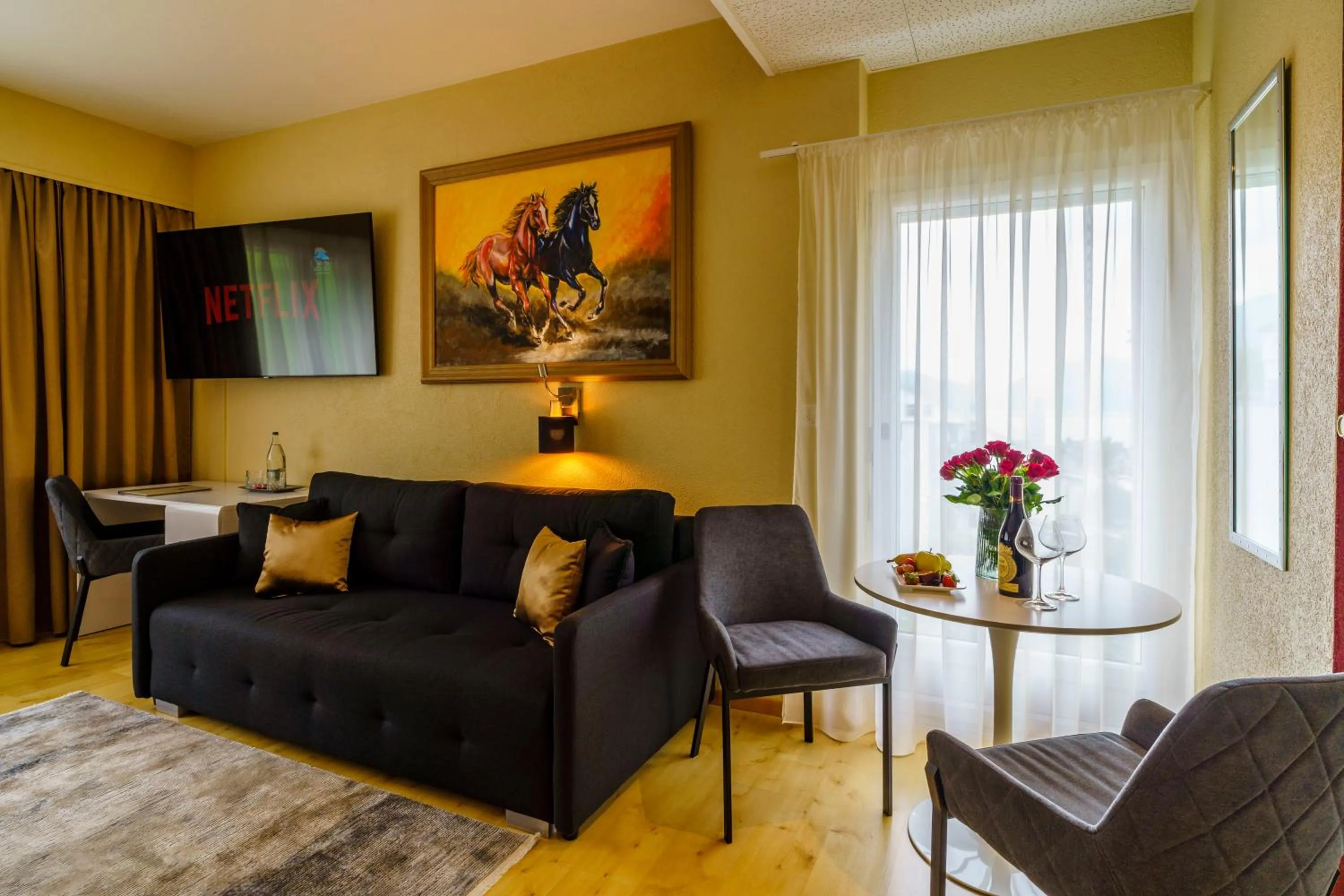 TV and multimedia in Seeblick SMART Hotel Rössli