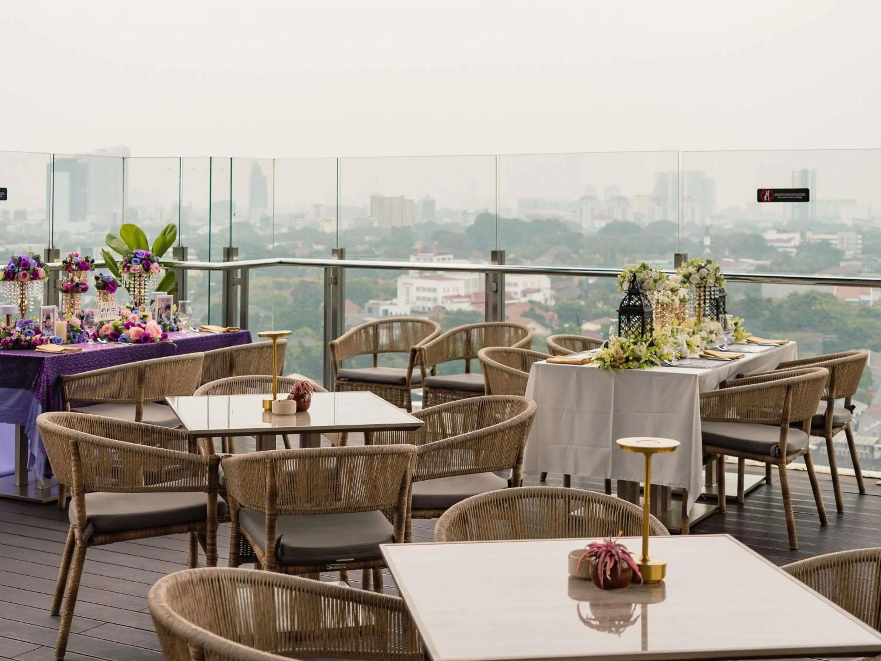 Restaurant/places to eat in All Seasons Jakarta Thamrin