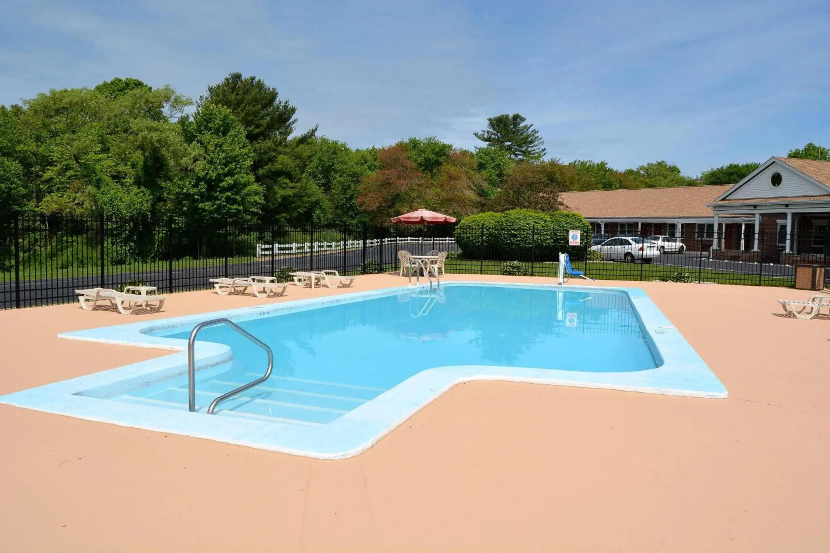 Swimming pool in Quality Inn Raynham - Taunton Swimming pool in Quality Inn Raynham - Taunton