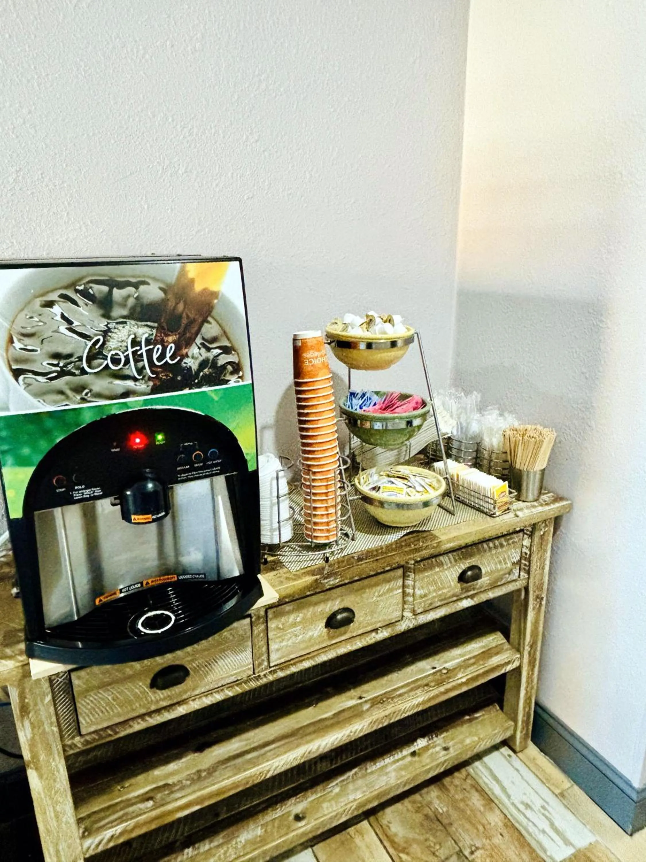 Coffee/tea facilities in Quality Inn Raynham - Taunton