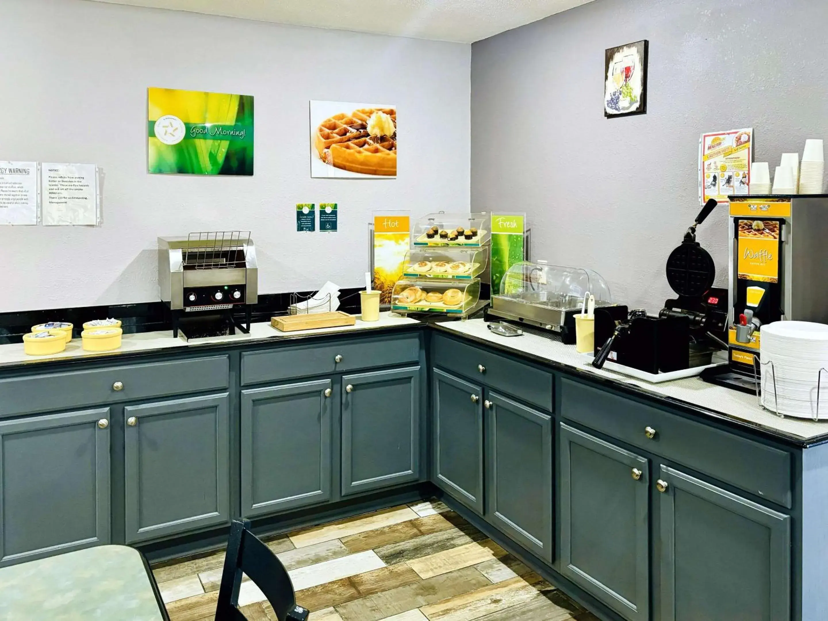 Breakfast in Quality Inn Raynham - Taunton Breakfast in Quality Inn Raynham - Taunton