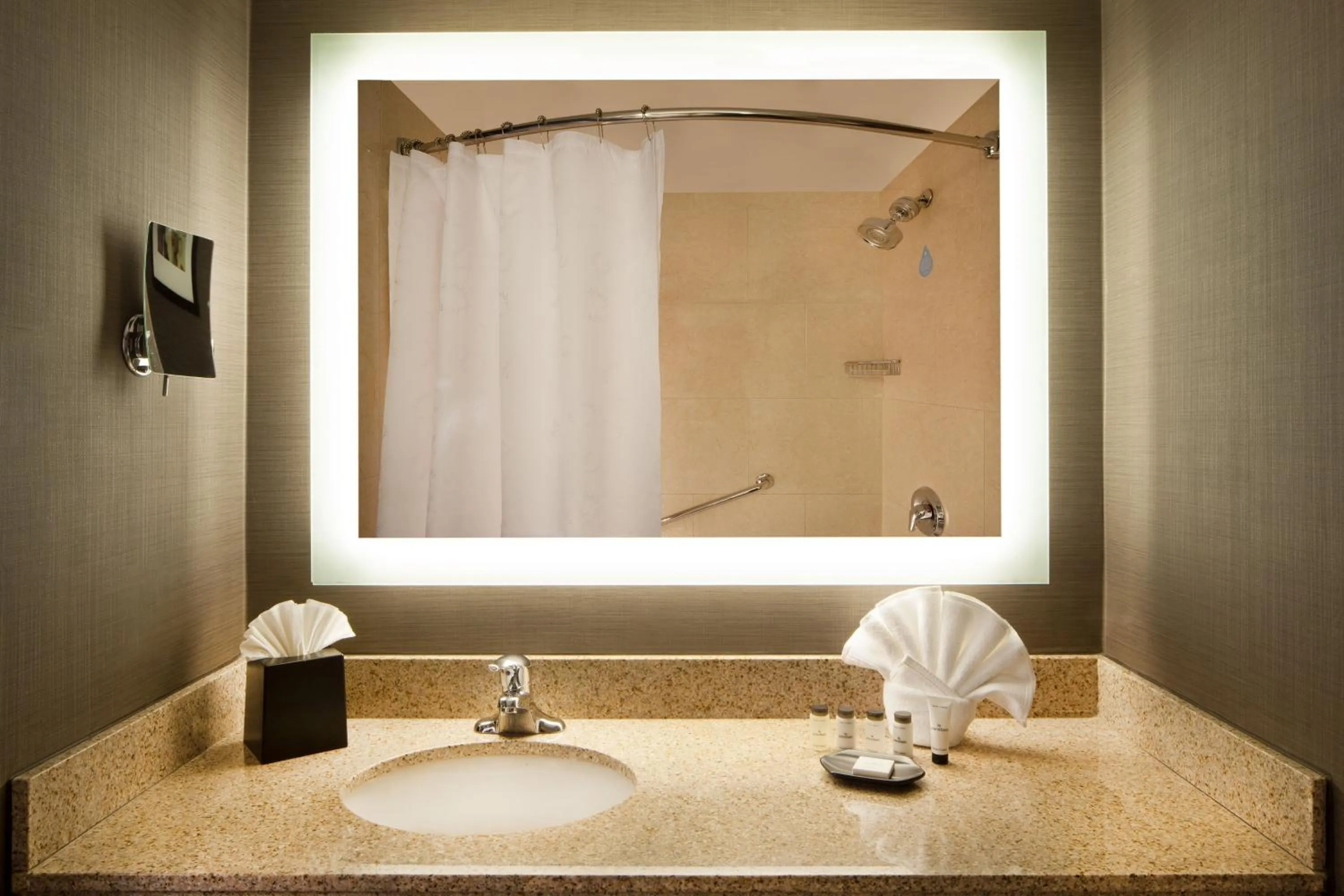 Bathroom in Sheraton Bucks County Langhorne