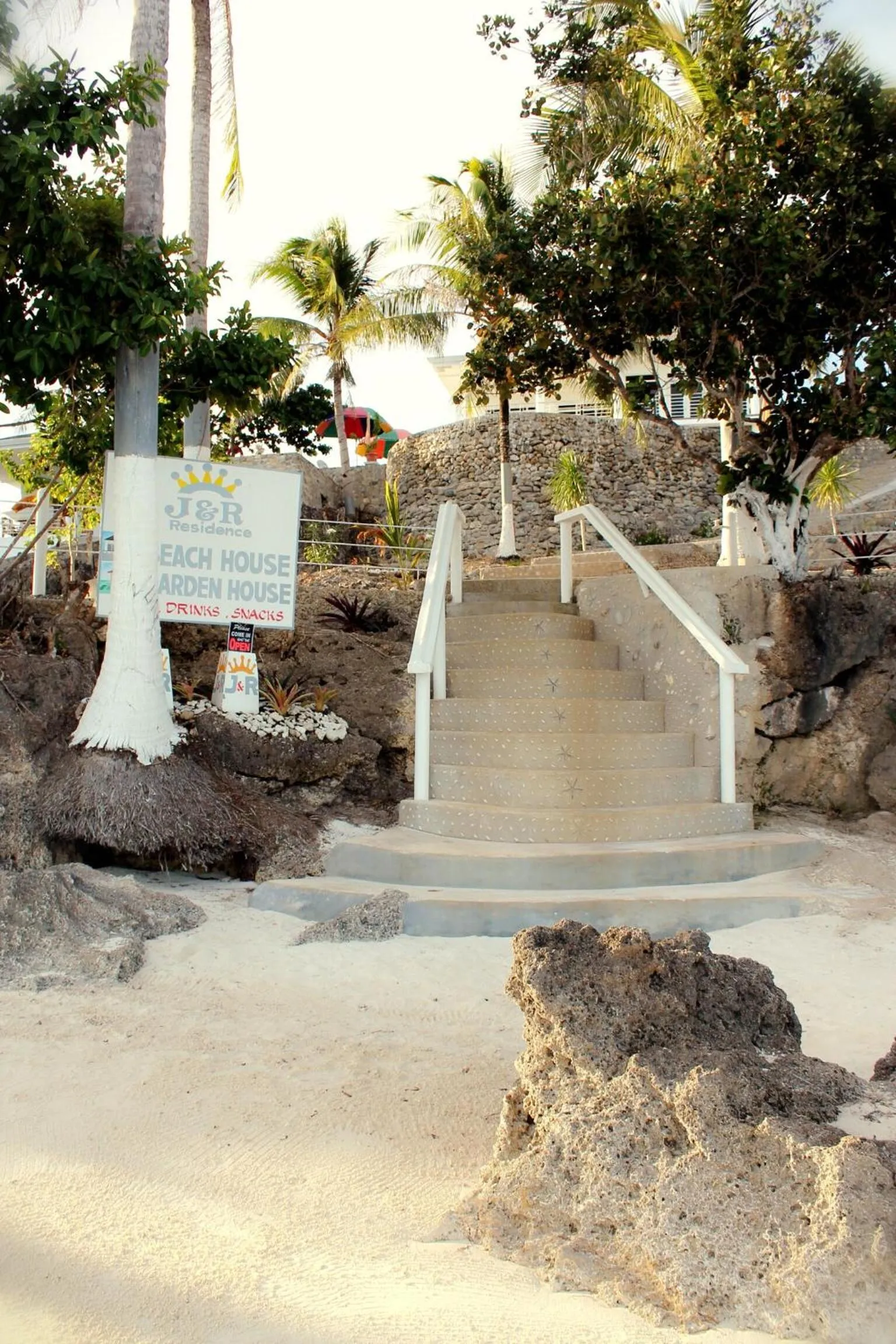 Beach in J&R Residence