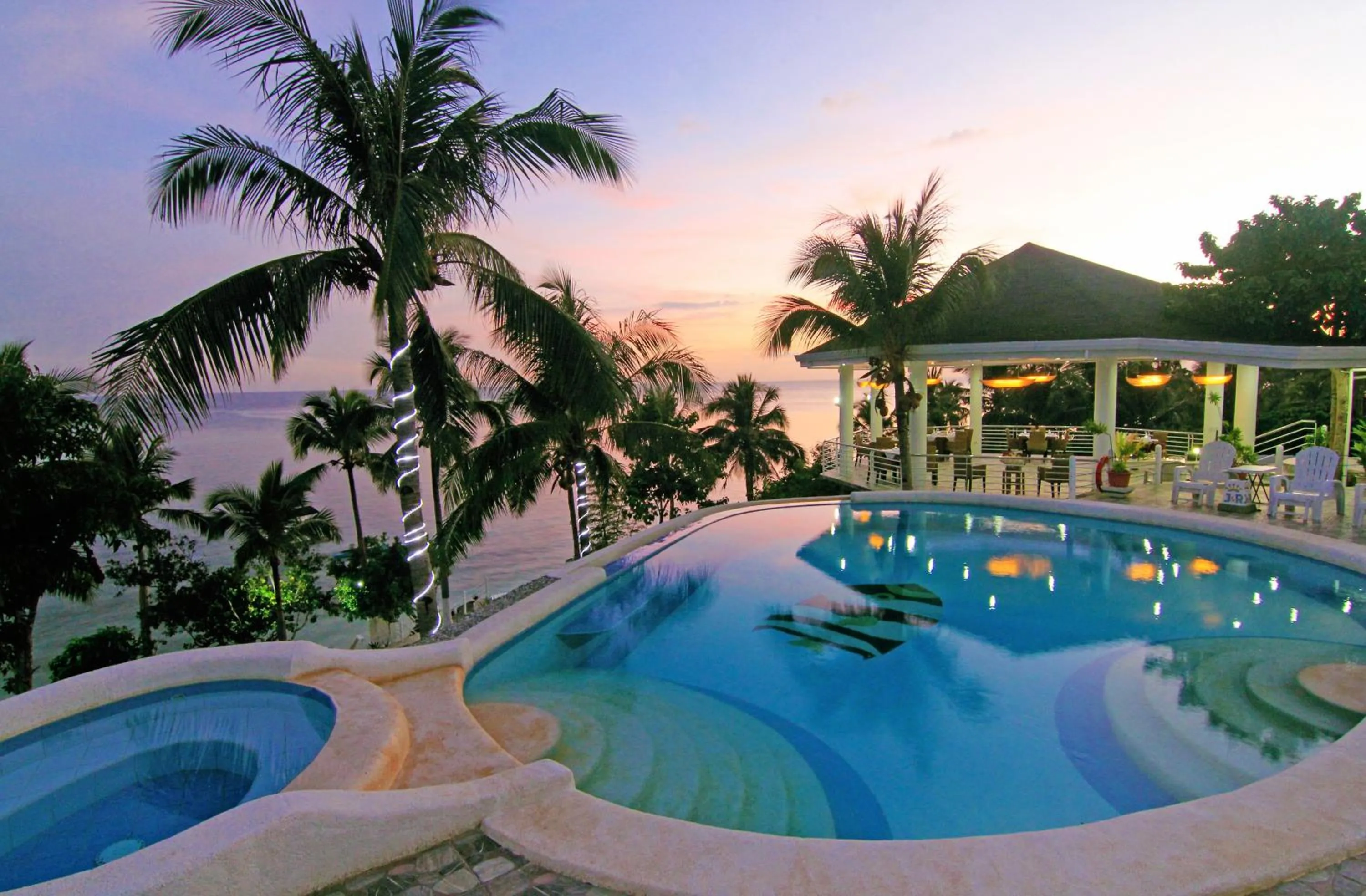 Swimming pool in J&R Residence