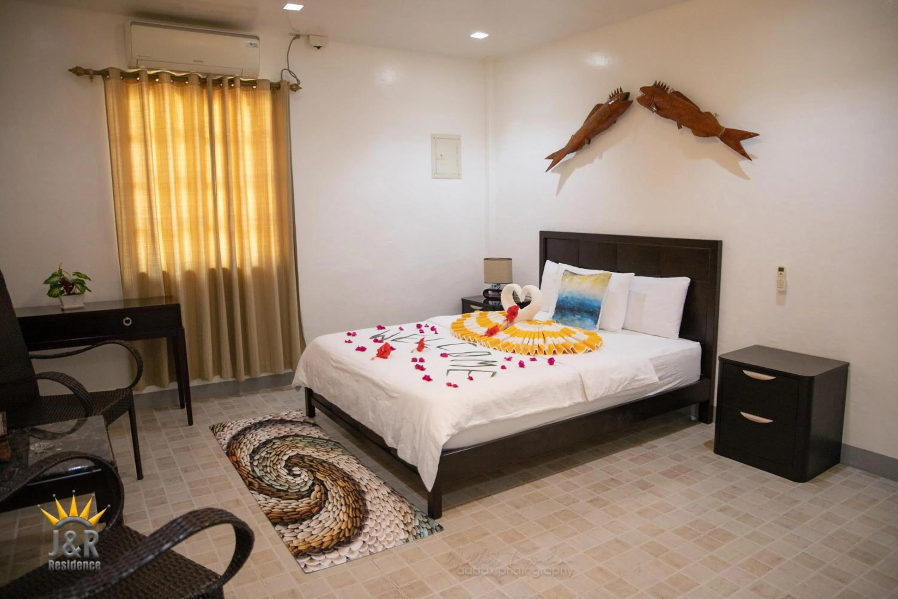 Photo of the whole room, Bed in J&R Residence