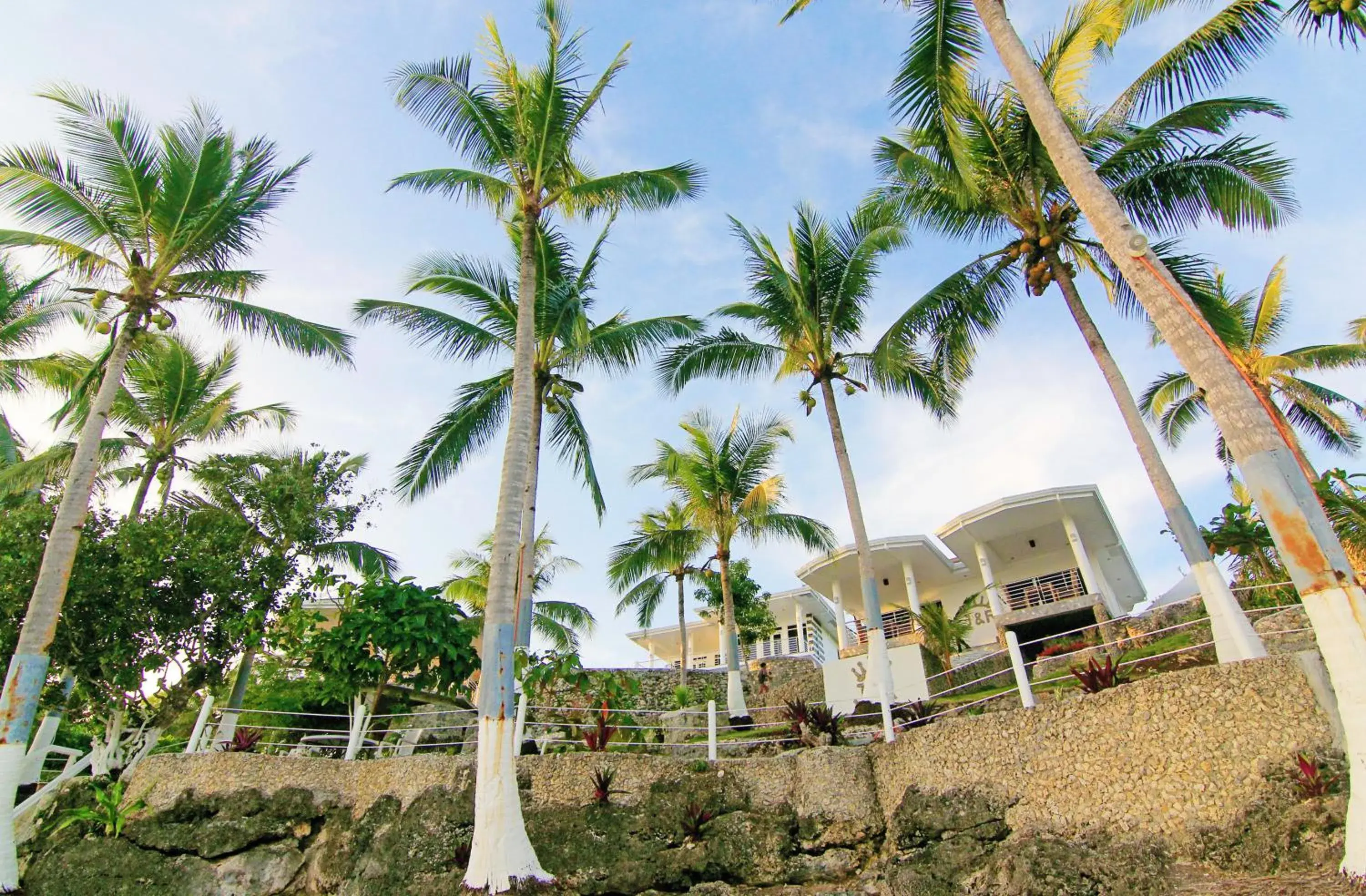 Facade/entrance in J&R Residence Facade/entrance in J&R Residence