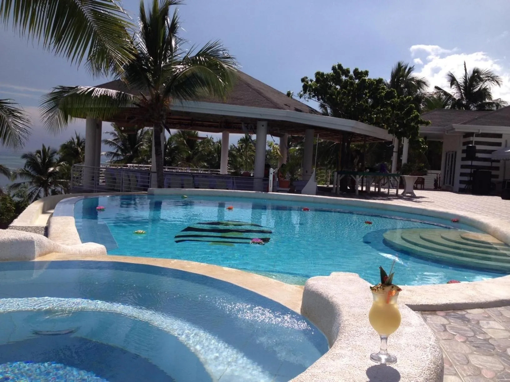 Swimming pool in J&R Residence