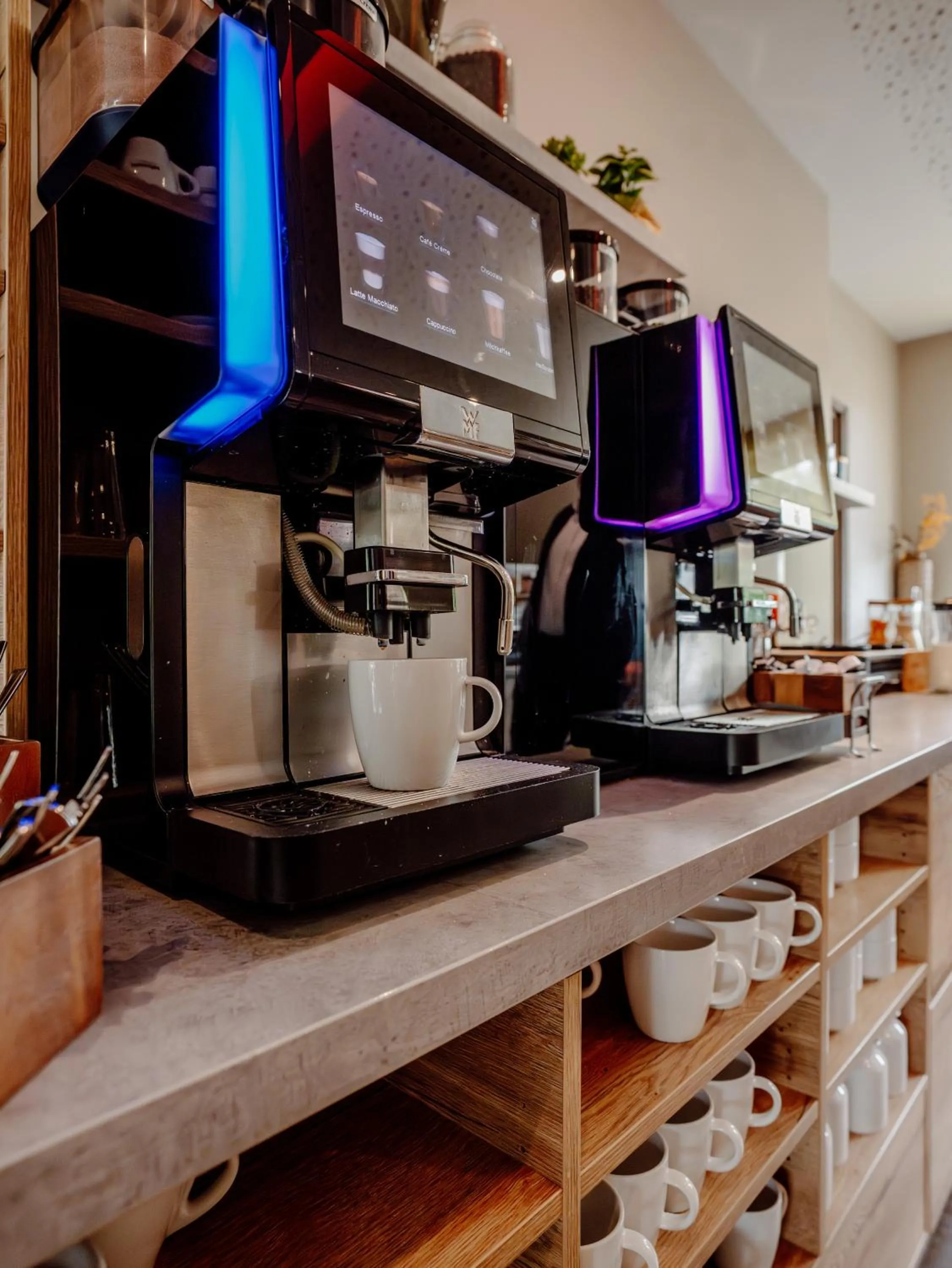 Food and drinks in JaHotel